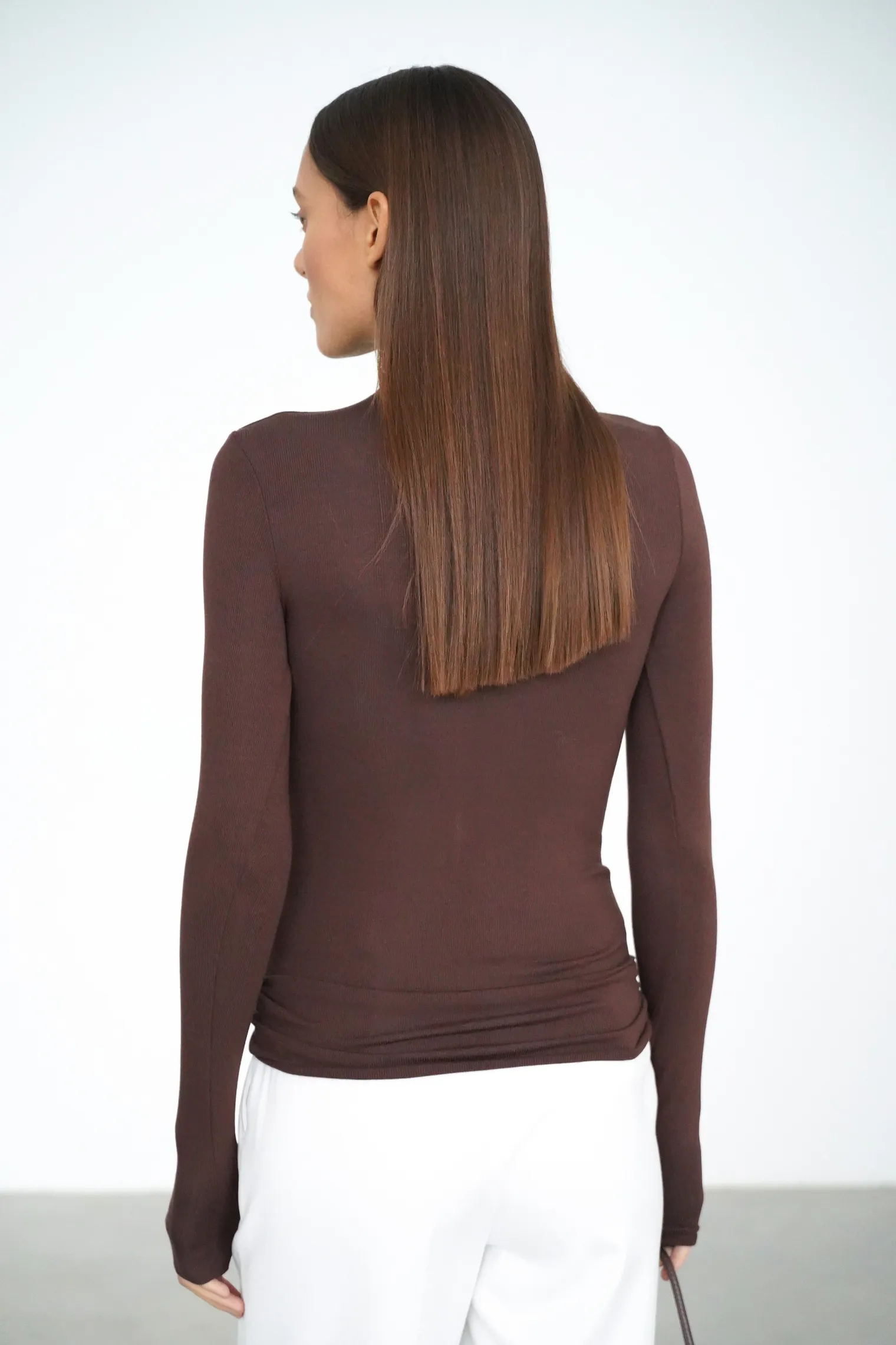 Водолазка в рубчик цвета горький шоколад фото 4