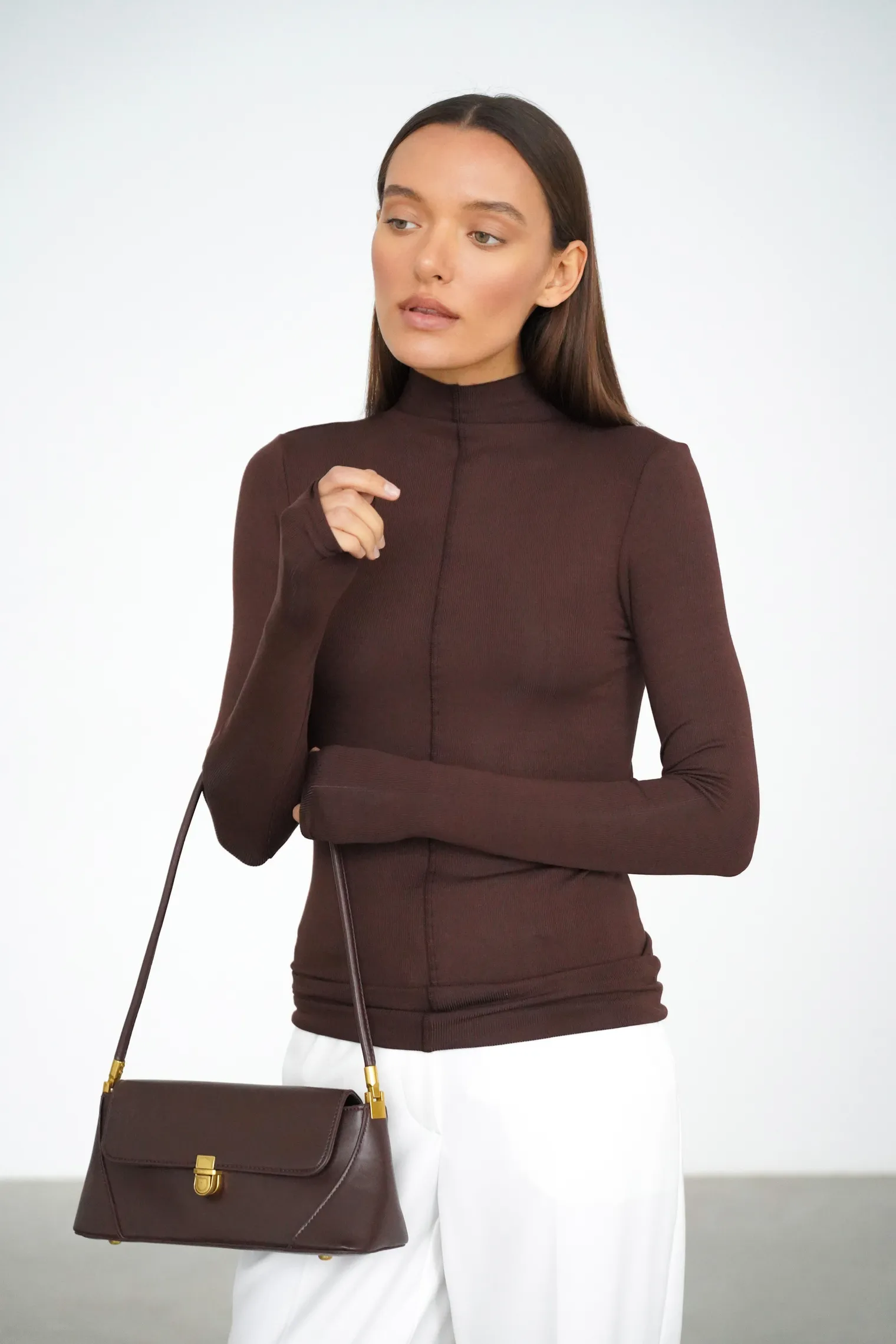 Водолазка в рубчик цвета горький шоколад фото 7