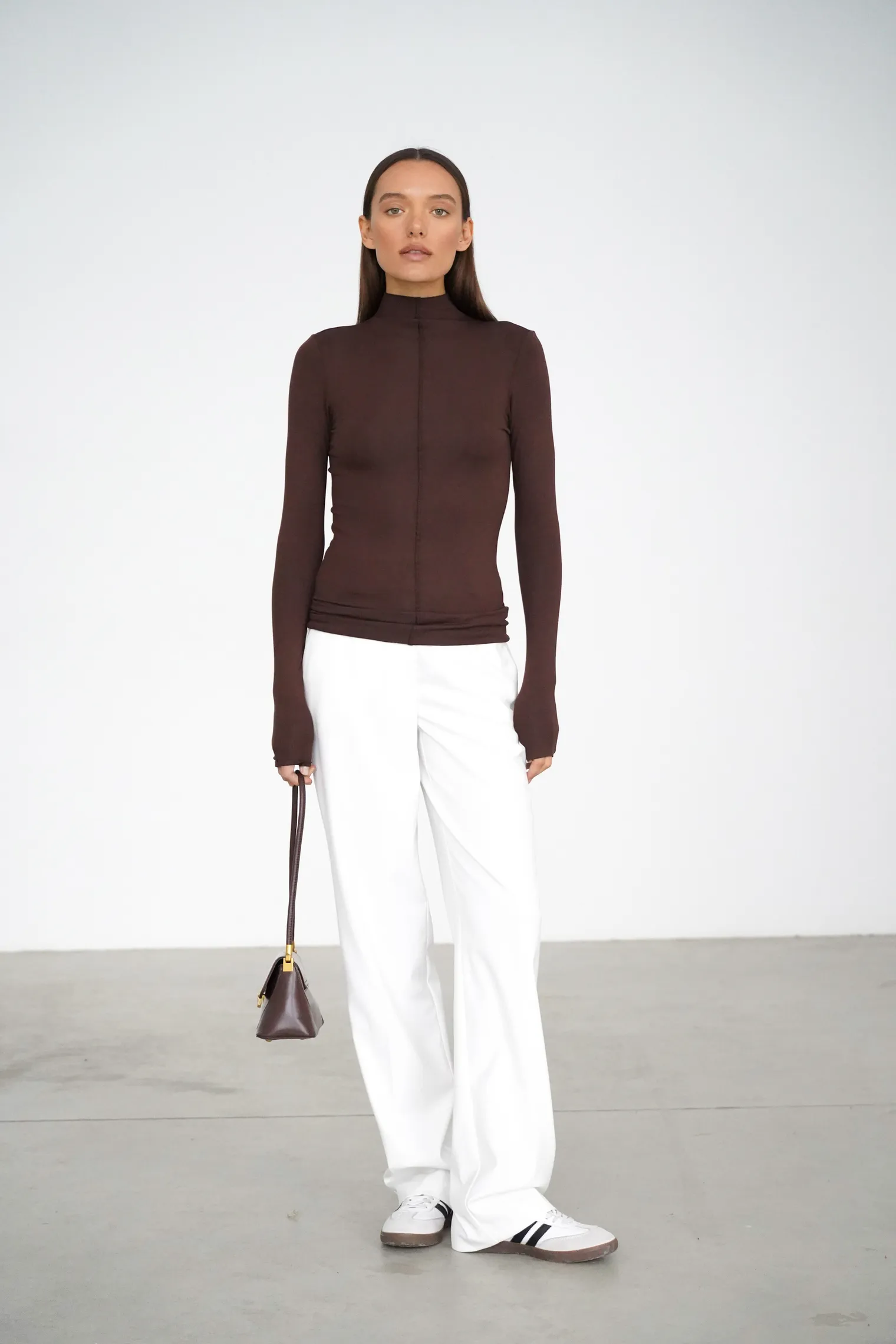 Водолазка в рубчик цвета горький шоколад фото 3