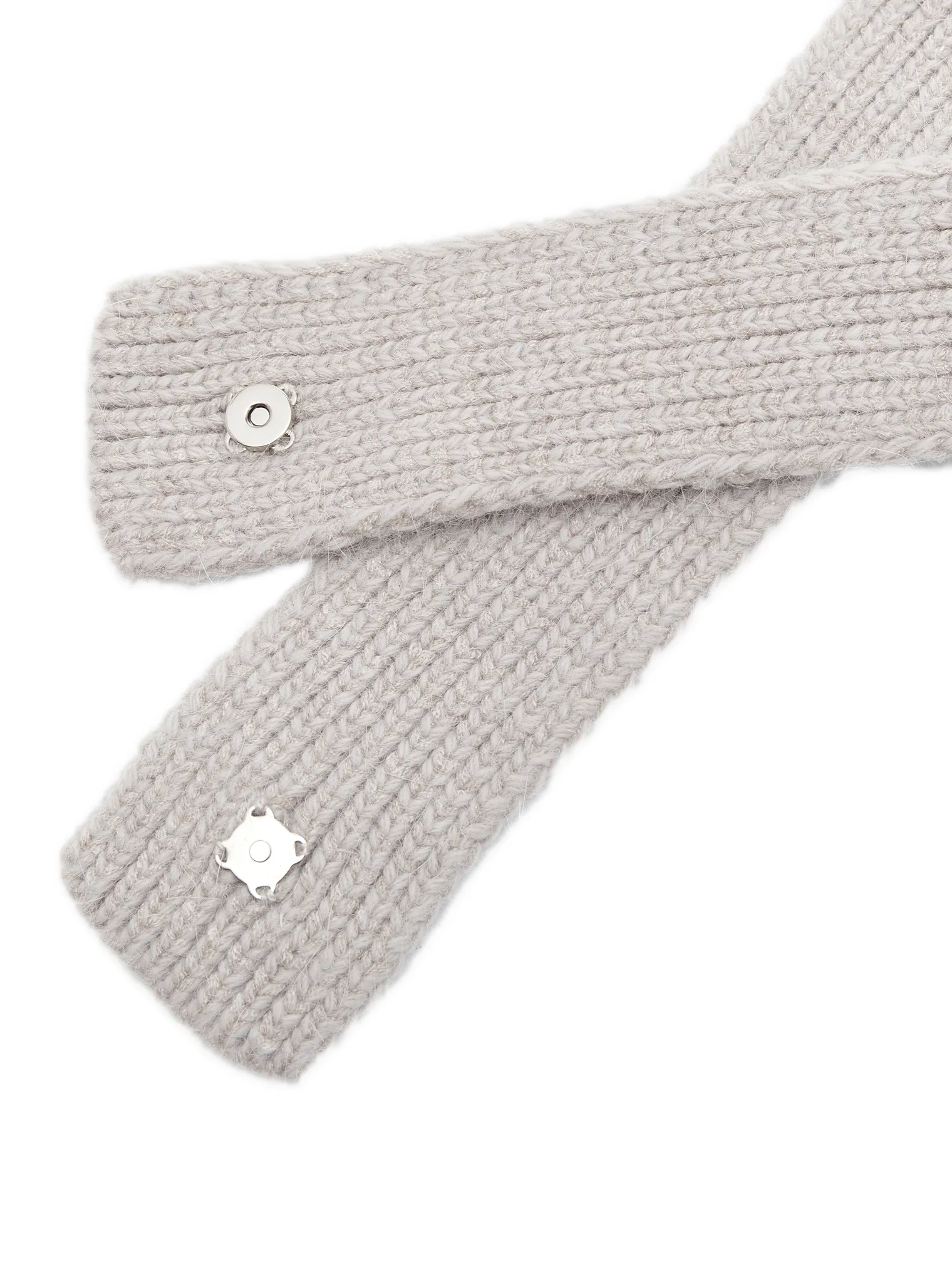 Капор крупной вязки бежевого цвета фото 2