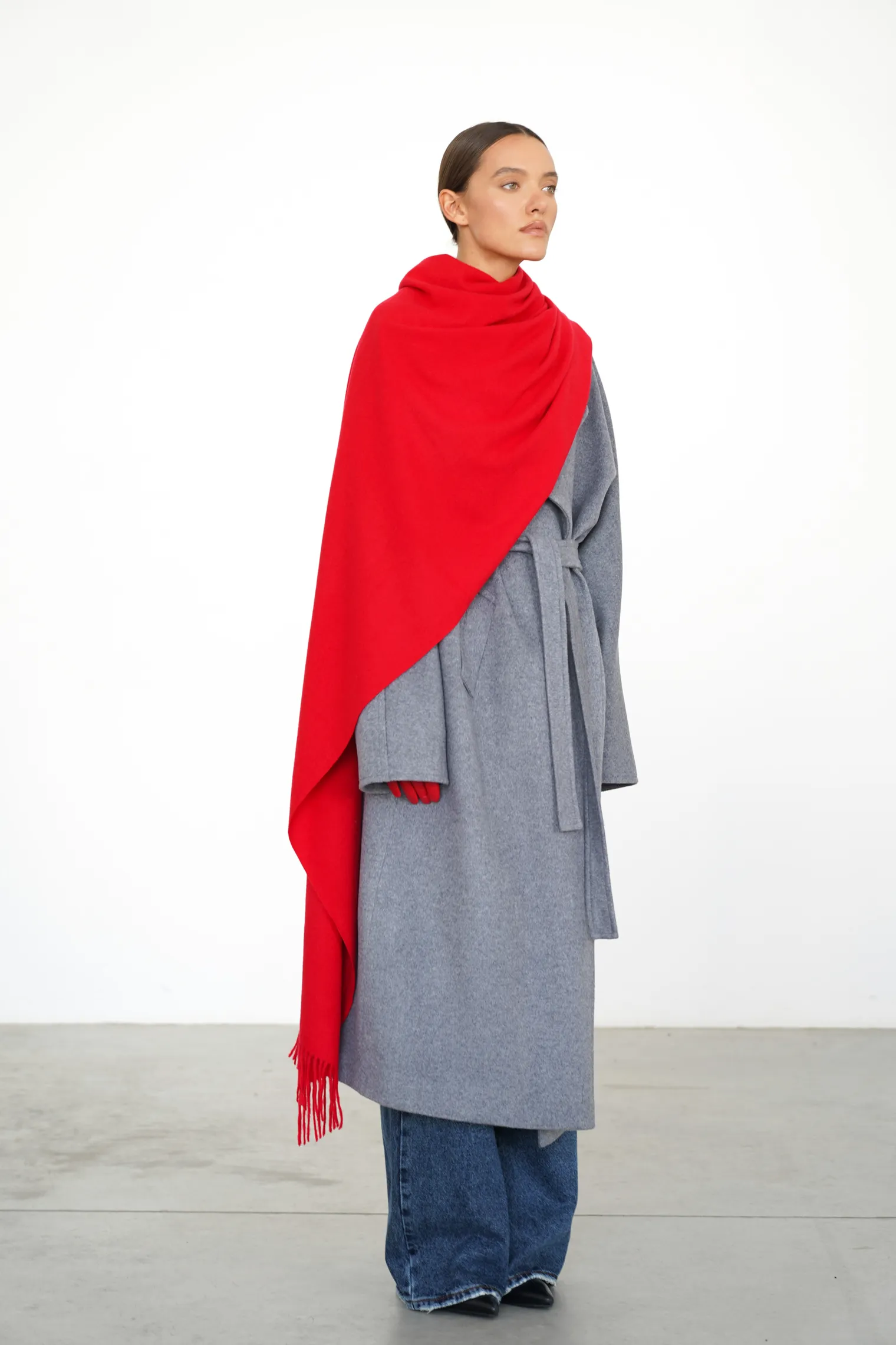 Палантин однотонный из вискозы красного цвета фото 4