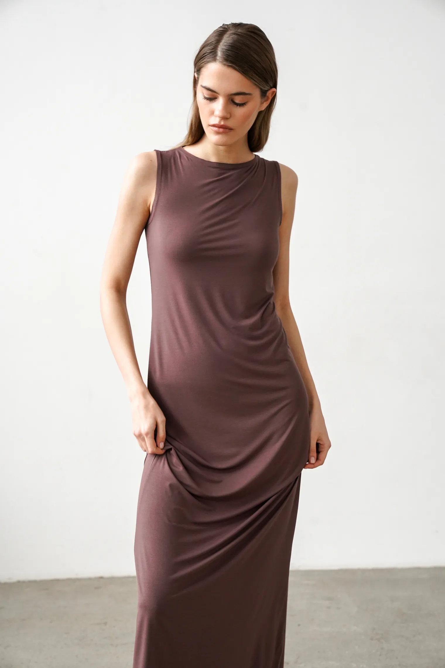 Платье макси шоколадного цвета фото 8