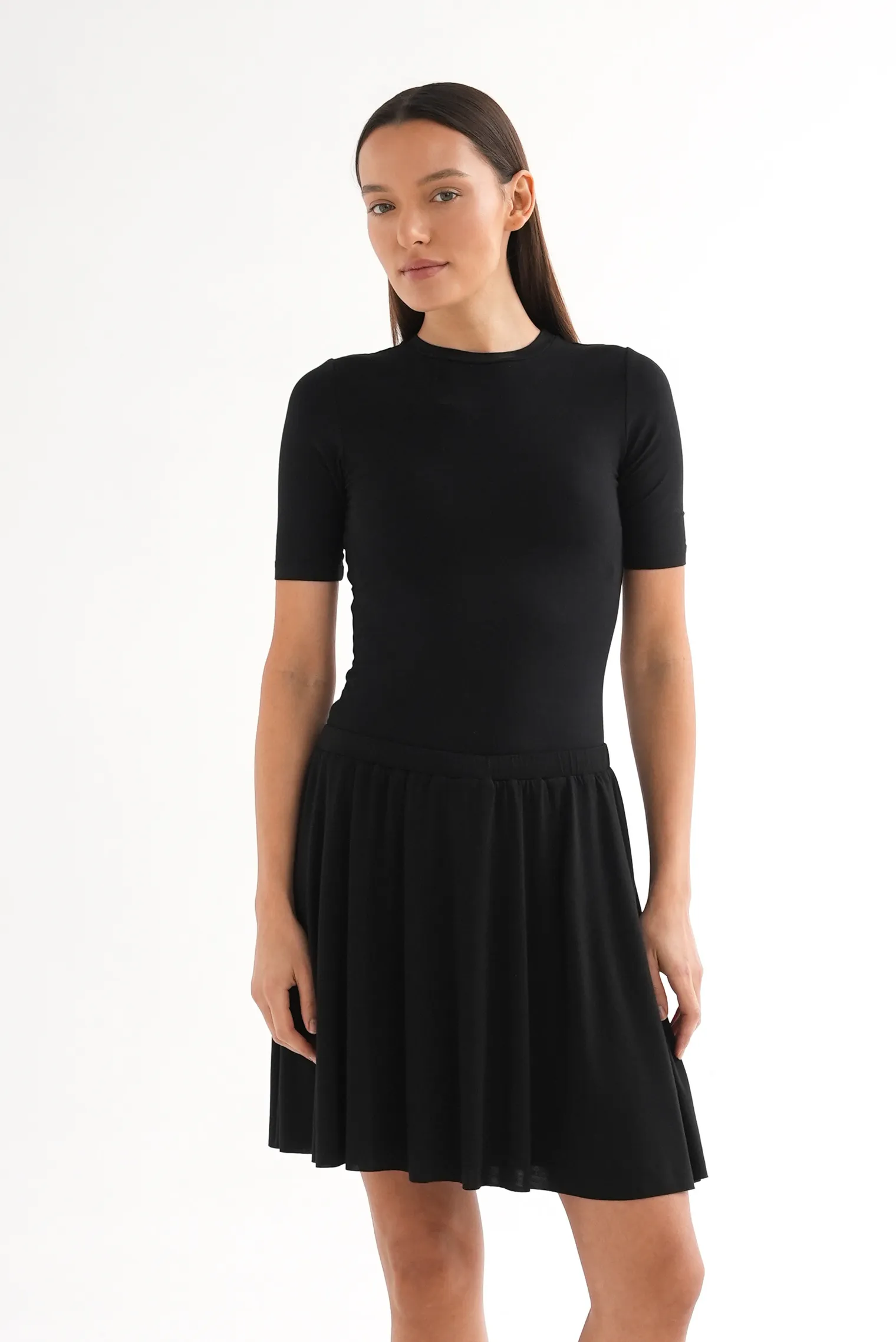 Юбка мини из трикотажа чёрного цвета фото 3