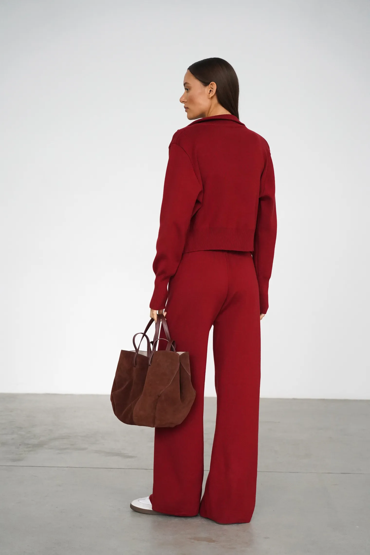 Костюм трикотажный: кардиган, брюки бордового цвета фото 4