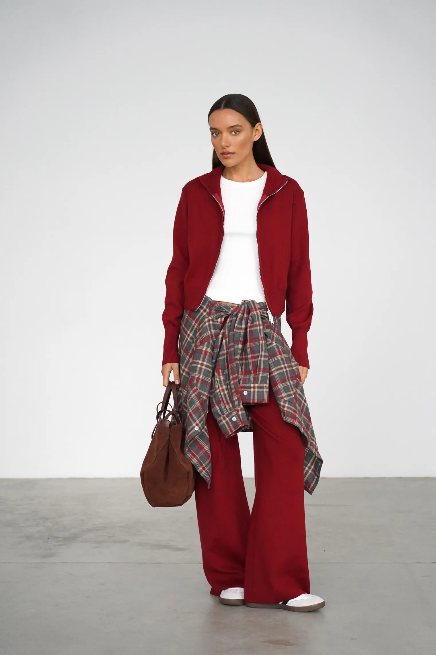 Костюм трикотажный: кардиган, брюки бордового цвета фото 1