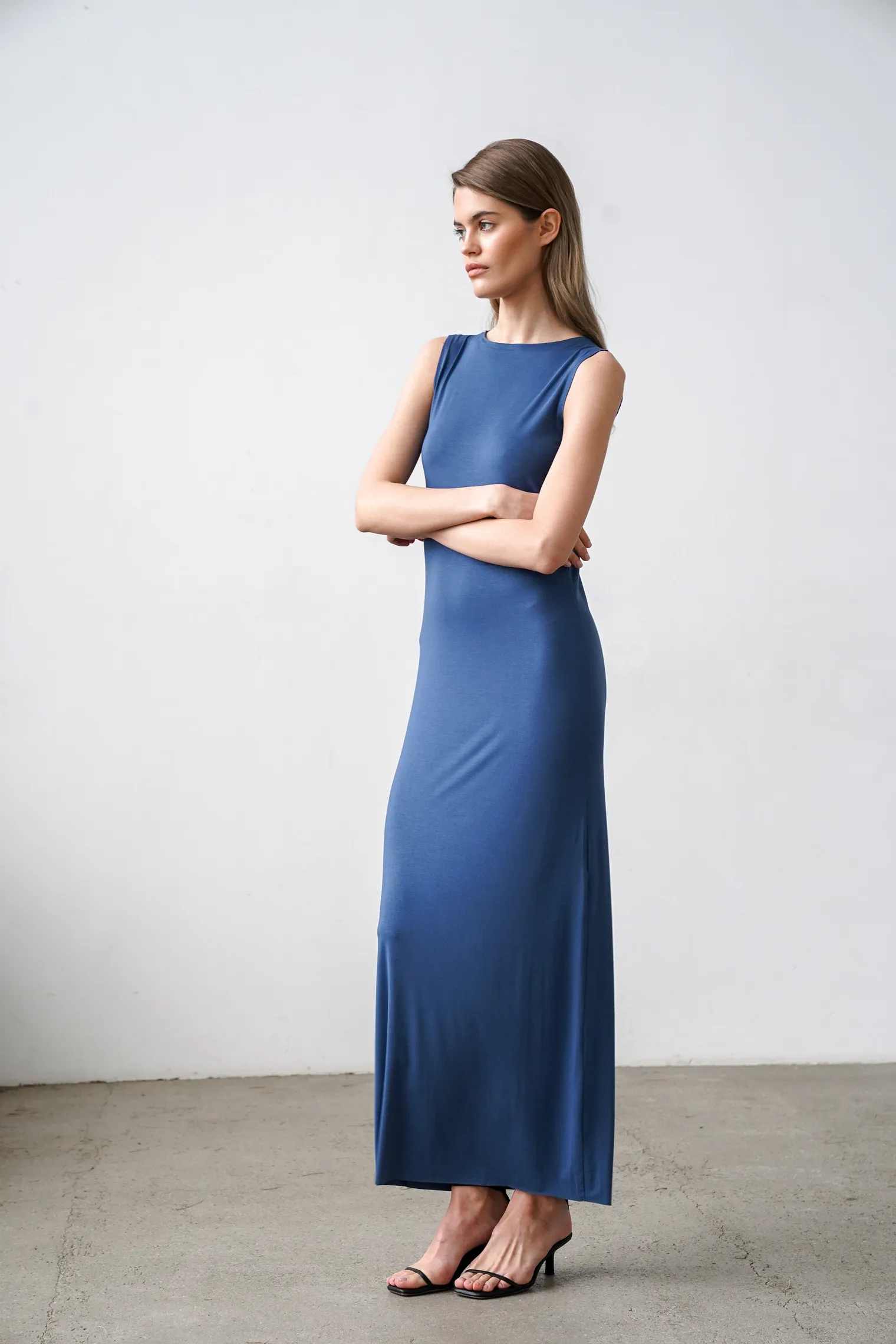 Платье макси цвета синий пепел фото 5