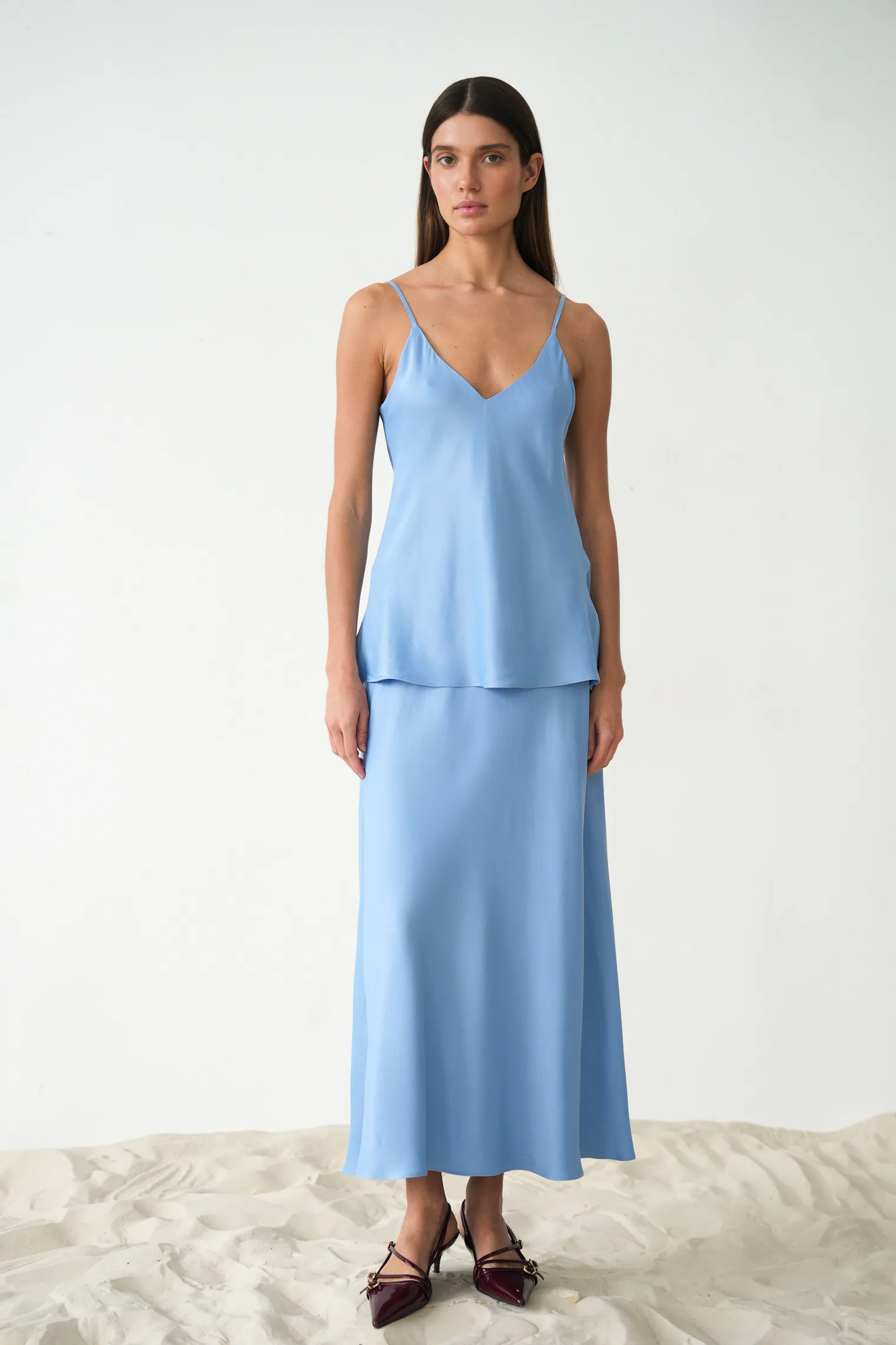 Топ из вискозы на бретелях голубого цвета фото 3