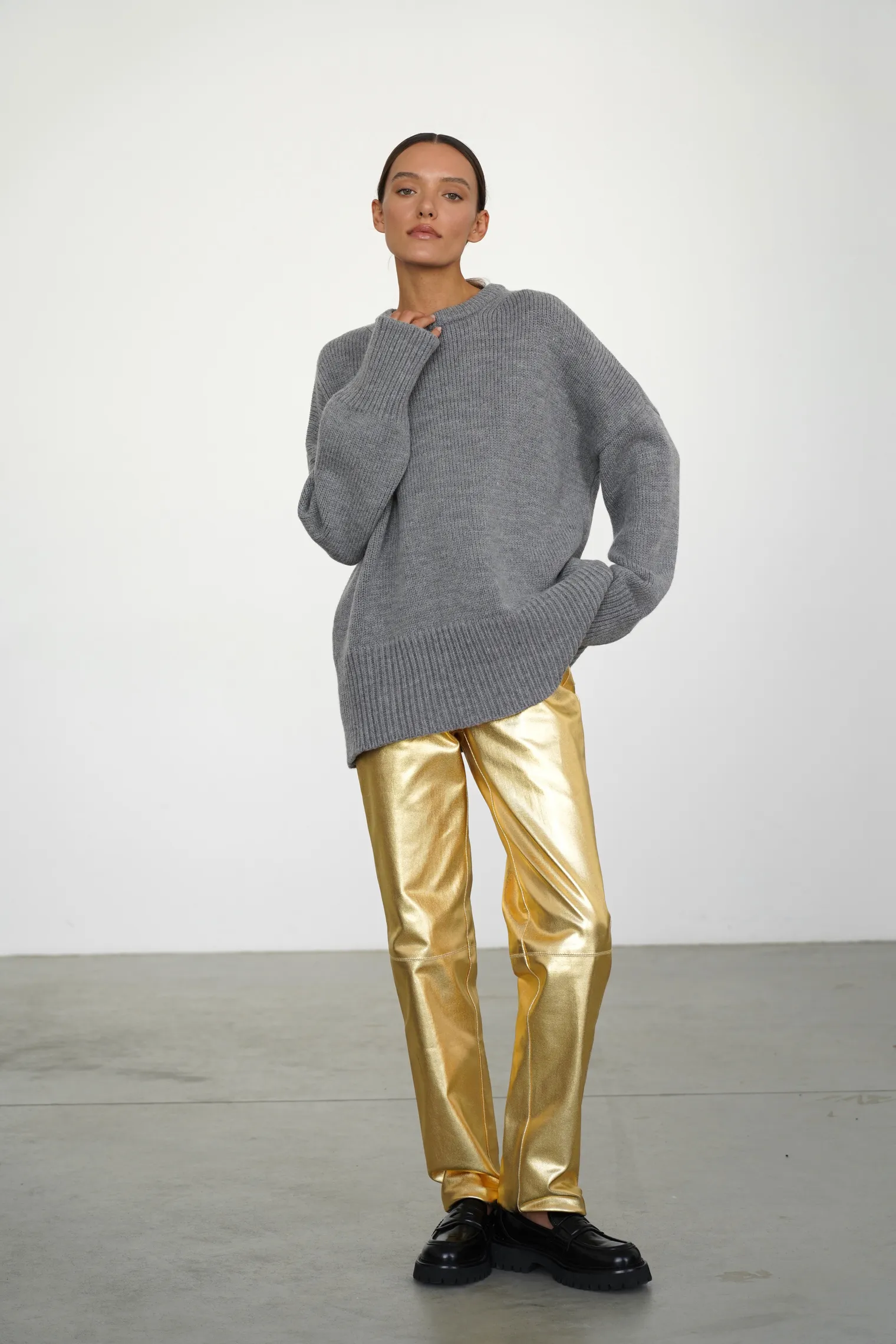 Брюки широкого кроя с завышенной талией золотого цвета фото 3