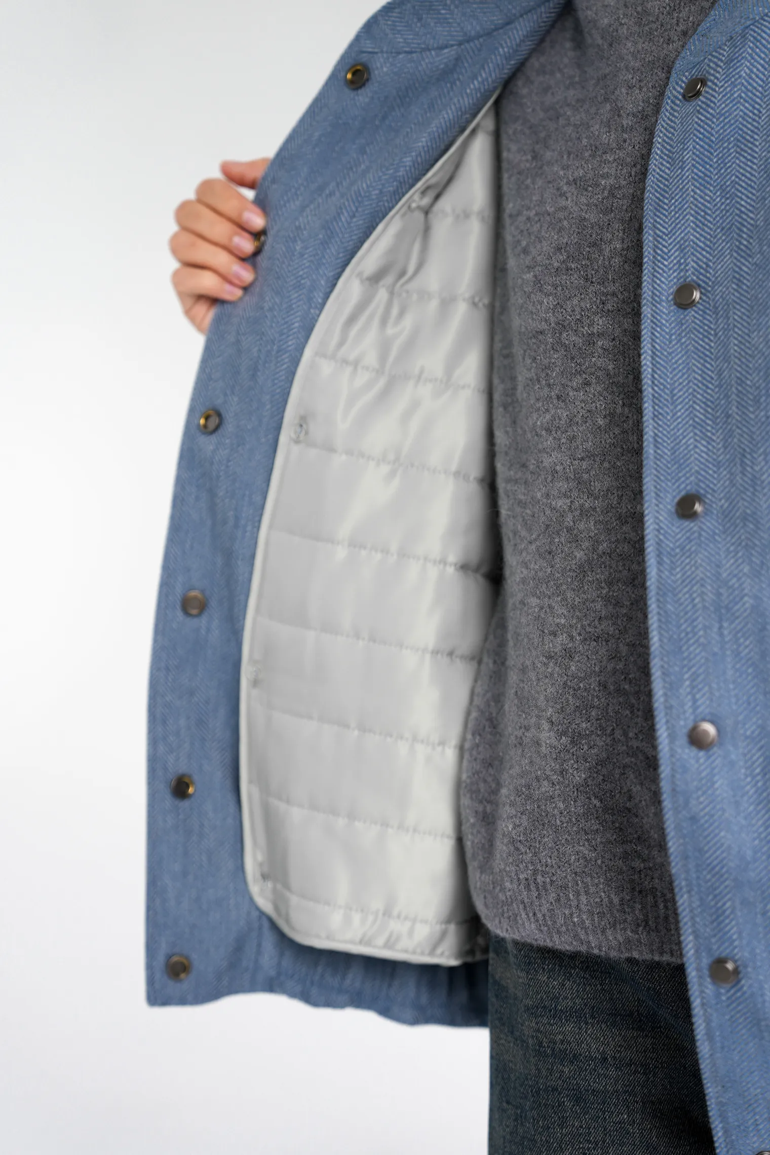 Бомбер свободного кроя из шерсти цвета голубой/серый в ёлочку фото 5