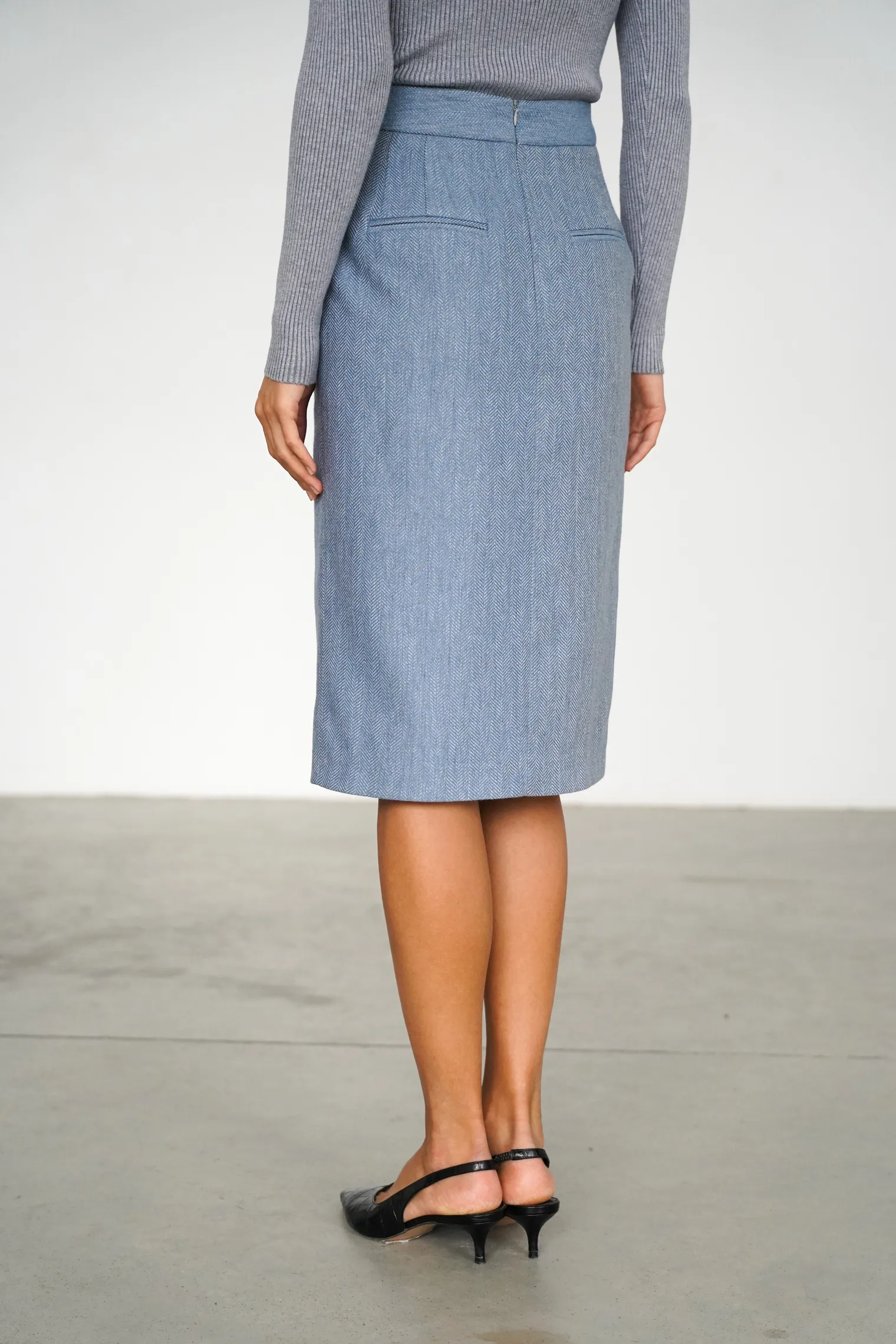 Юбка с разрезом из шерсти в цвете голубой/серый в ёлочку фото 4