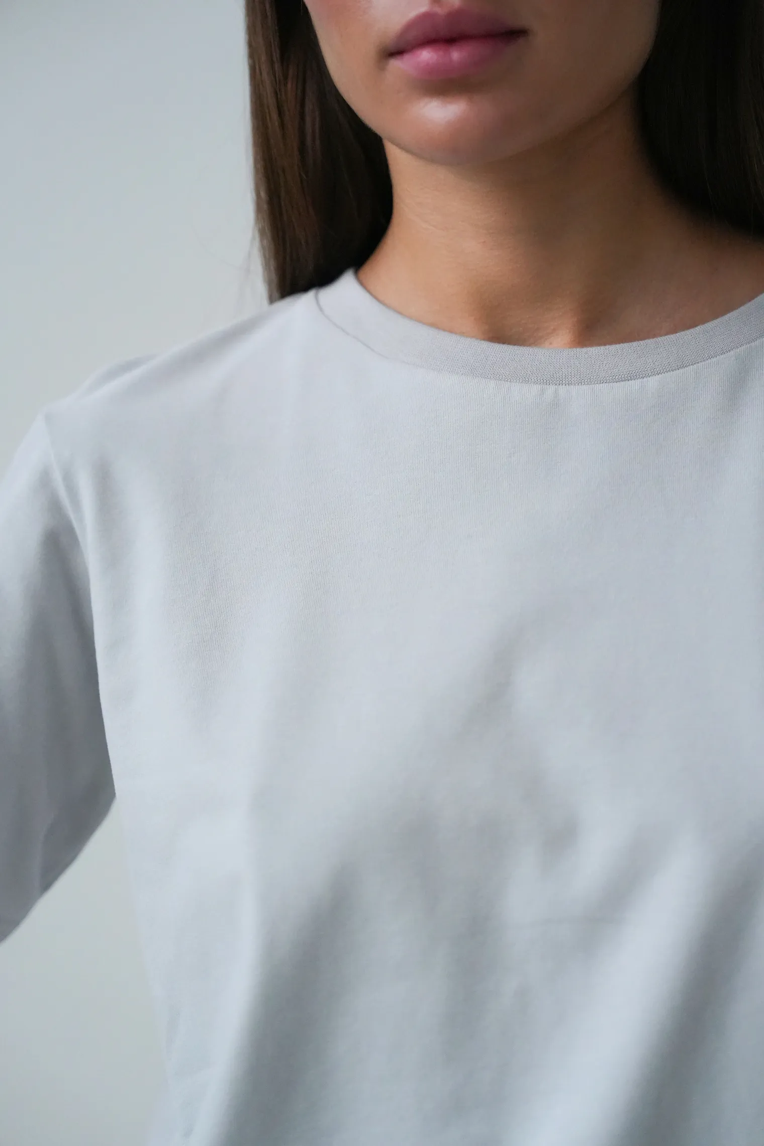 Футболка свободного кроя пепельного цвета фото 2