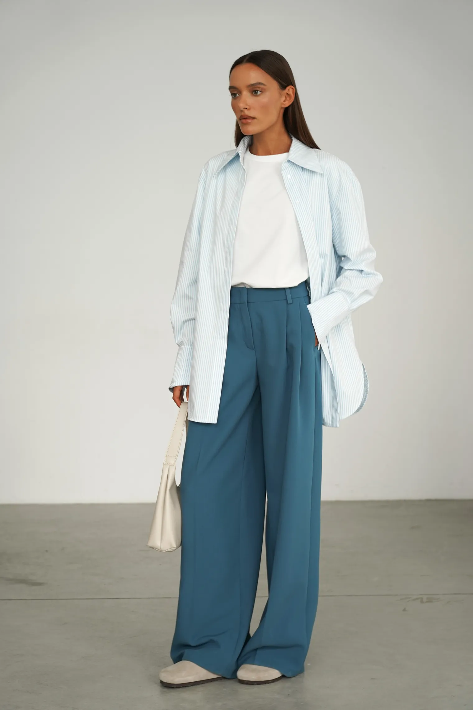 Рубашка свободного кроя из хлопка в полоску в цвете голубой/белый фото 3