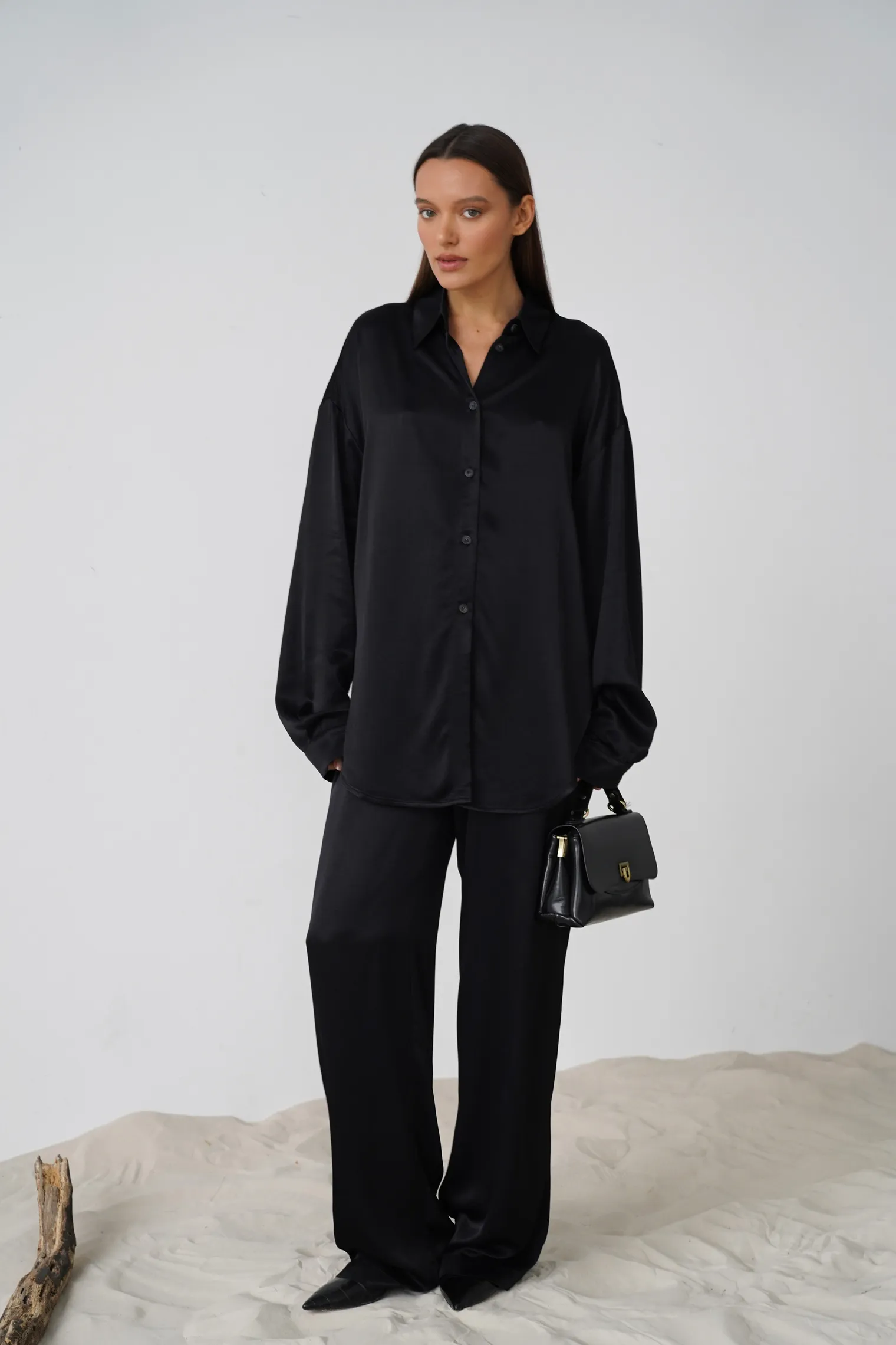 Рубашка свободного кроя с длинным рукавом чёрного цыета фото 3