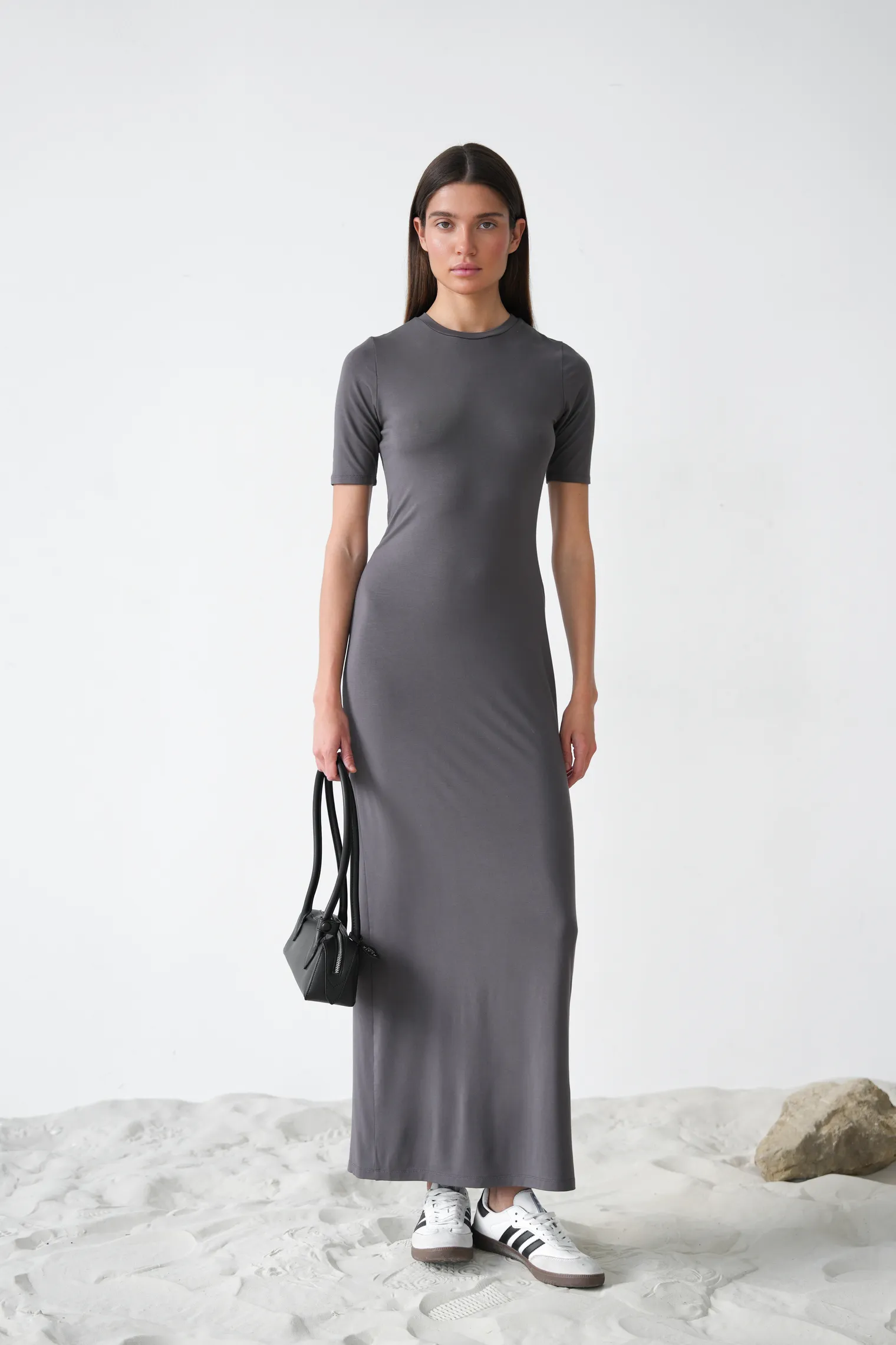 Платье из тонкого трикотажа графитового цвета фото 3