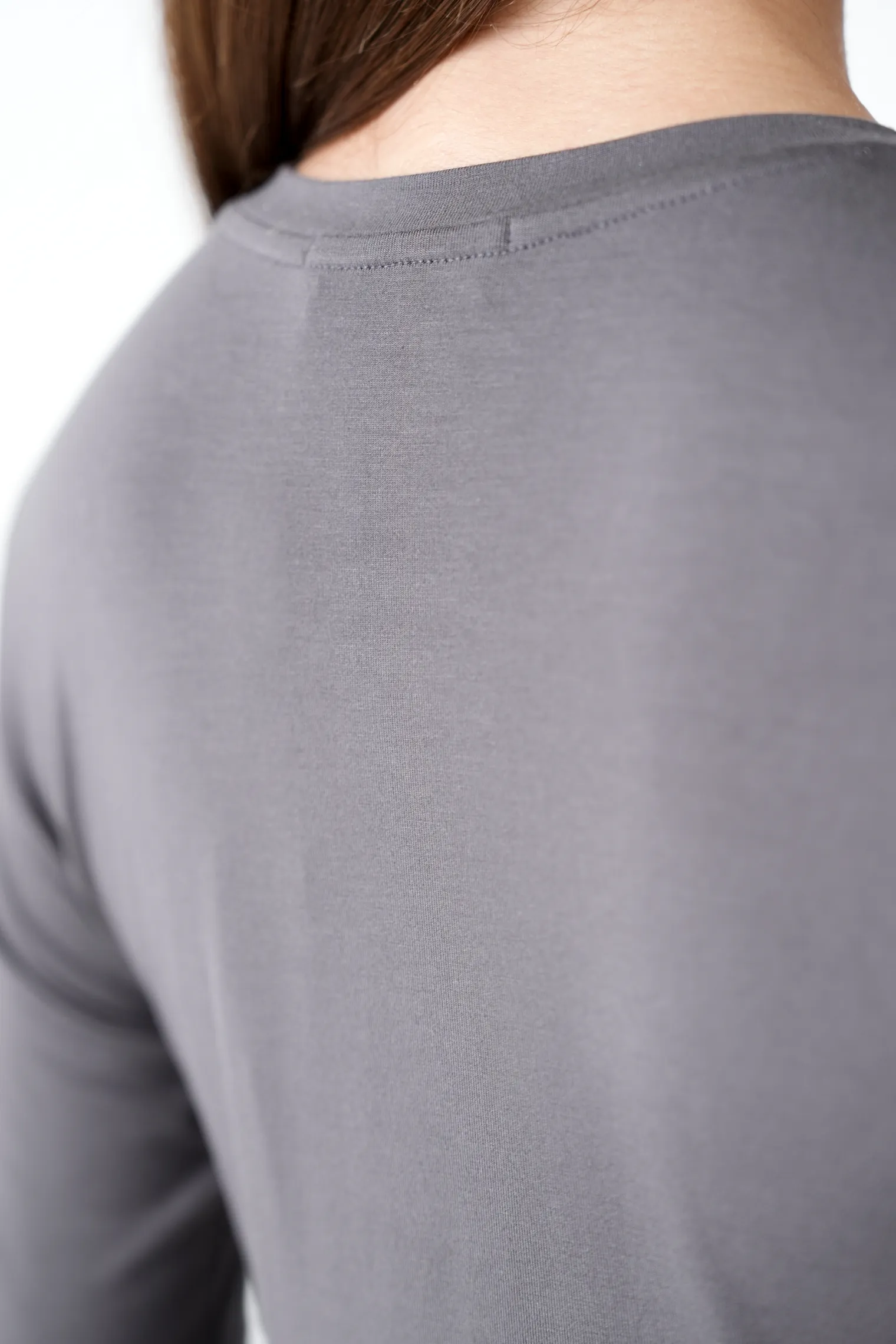 Платье из тонкого трикотажа графитового цвета фото 6