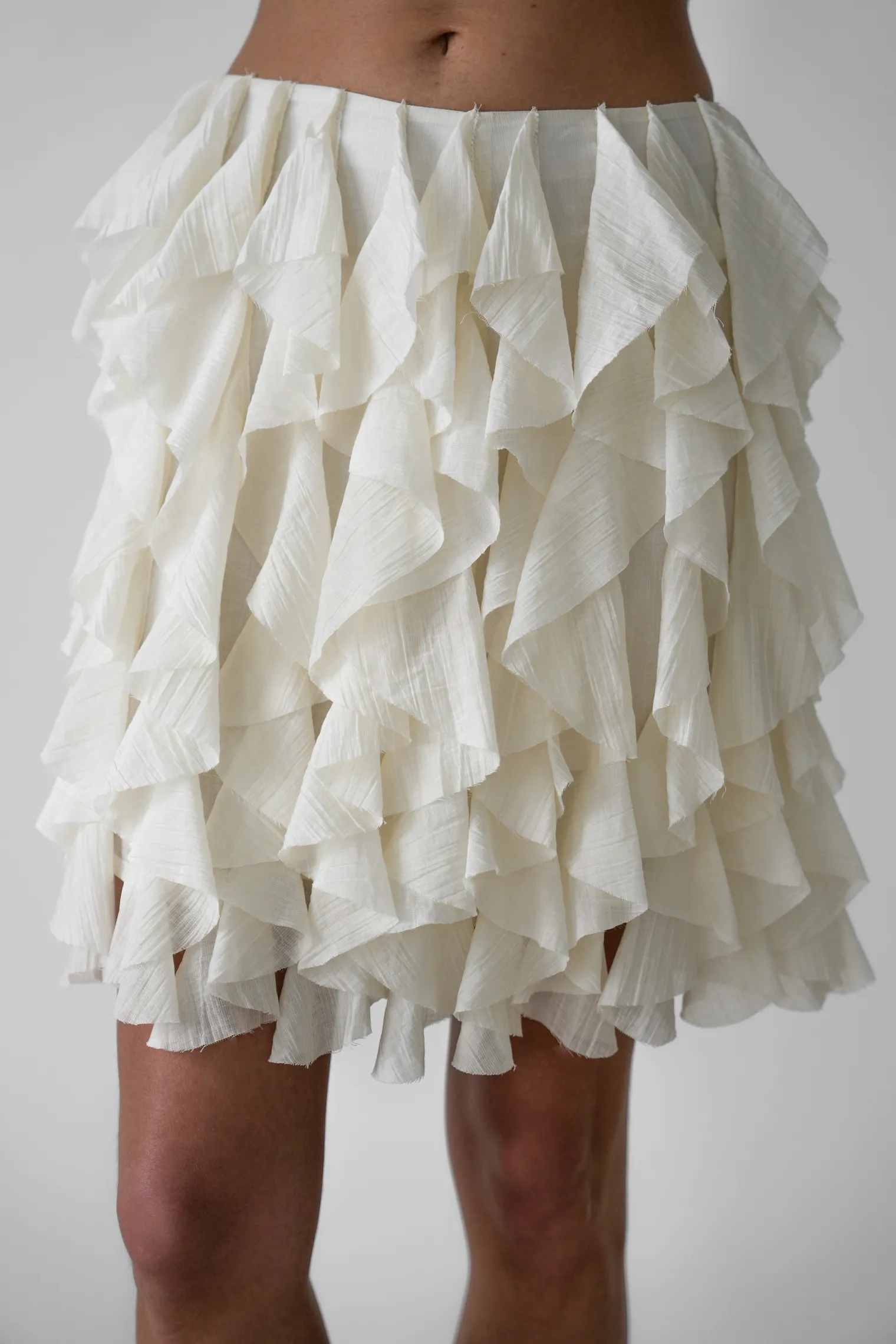 Юбка из жатой ткани молочного цвета фото 8