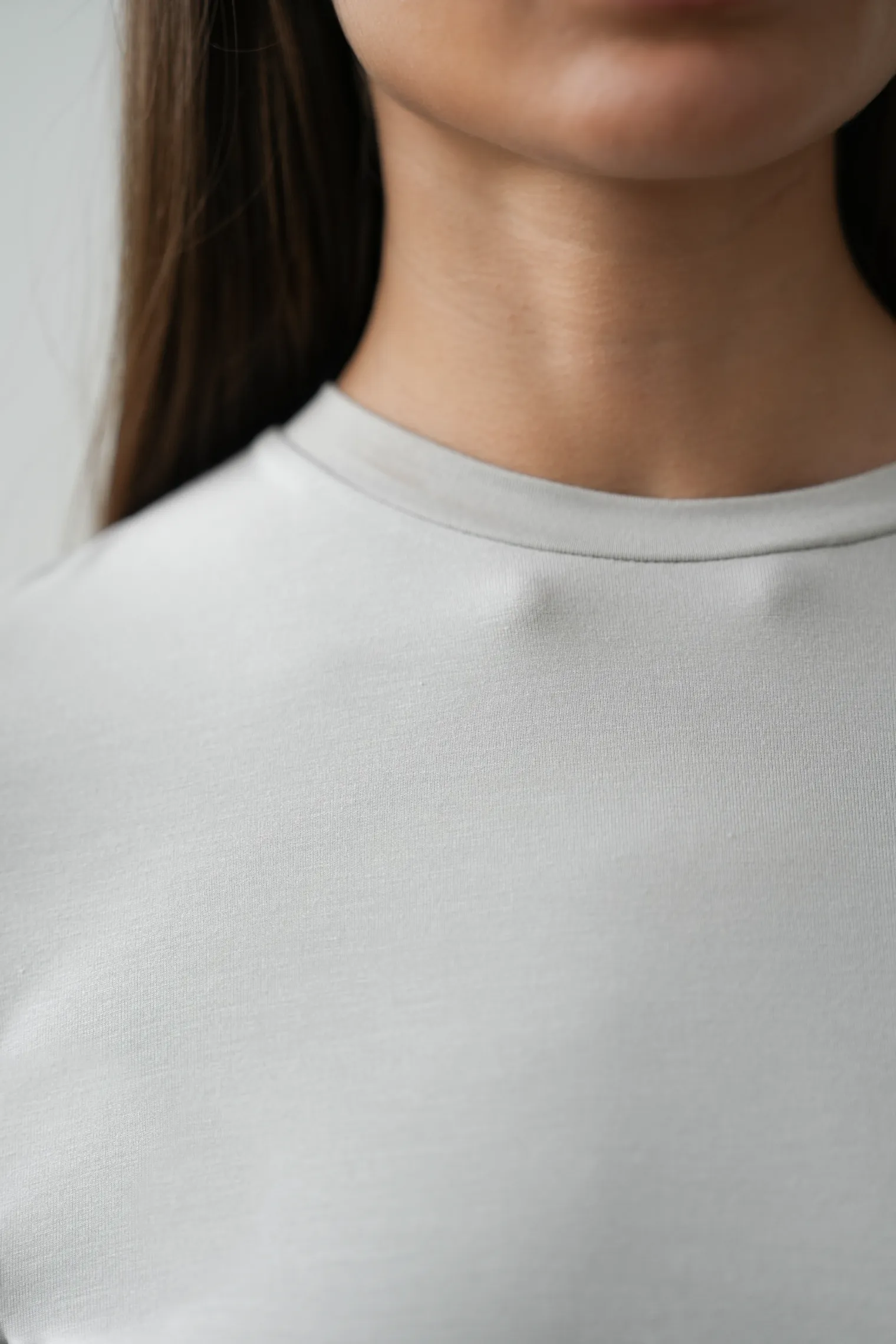 Майка из тонкого трикотажа пепельного цвета фото 2