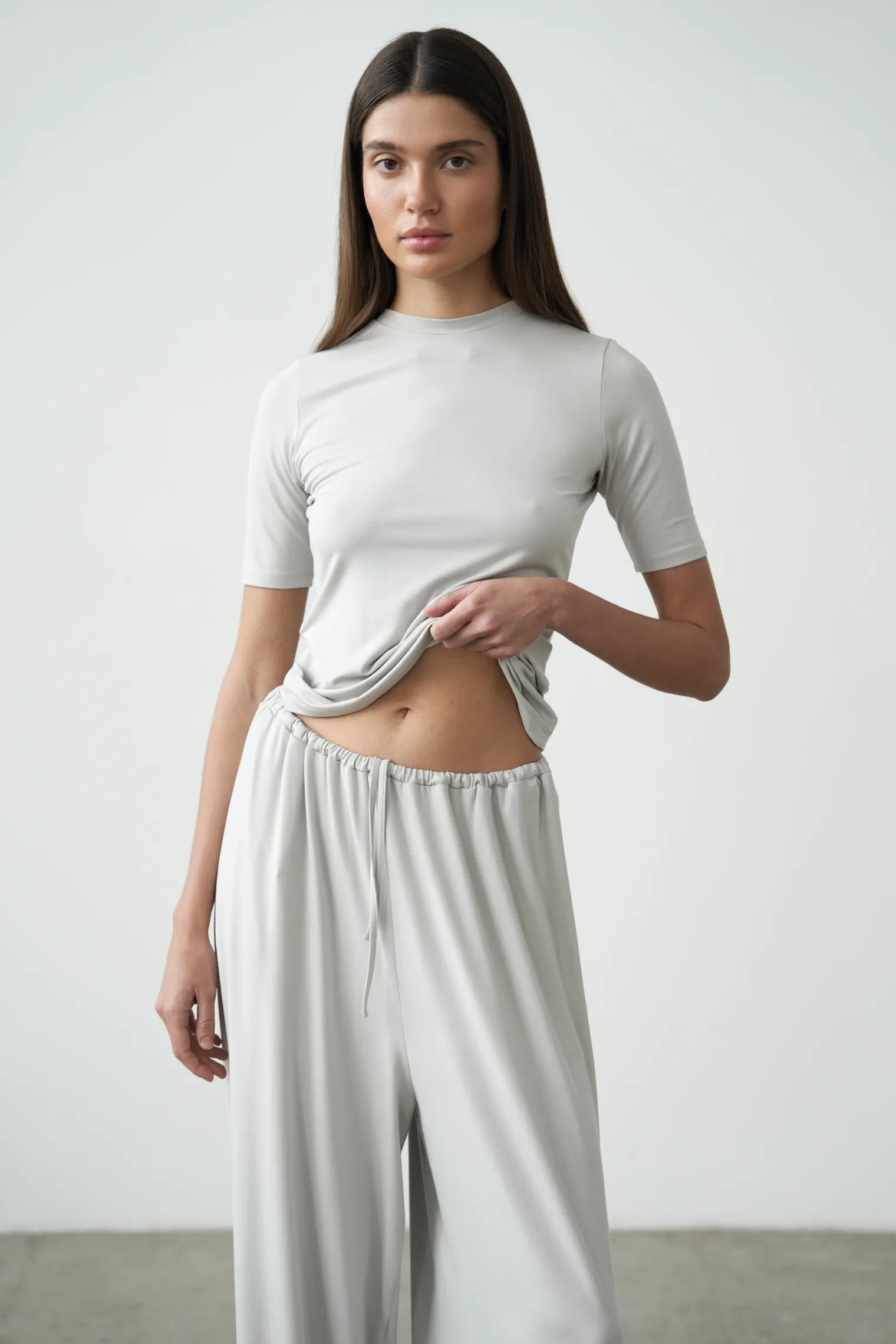 Майка из тонкого трикотажа пепельного цвета фото 1