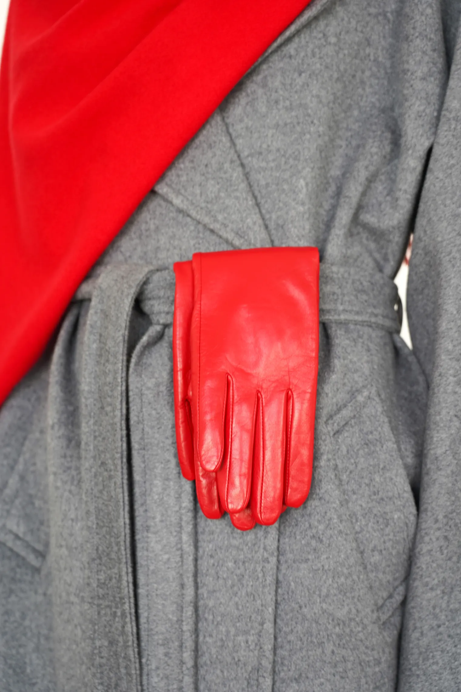 Перчатки из кожи красного цвета фото 4