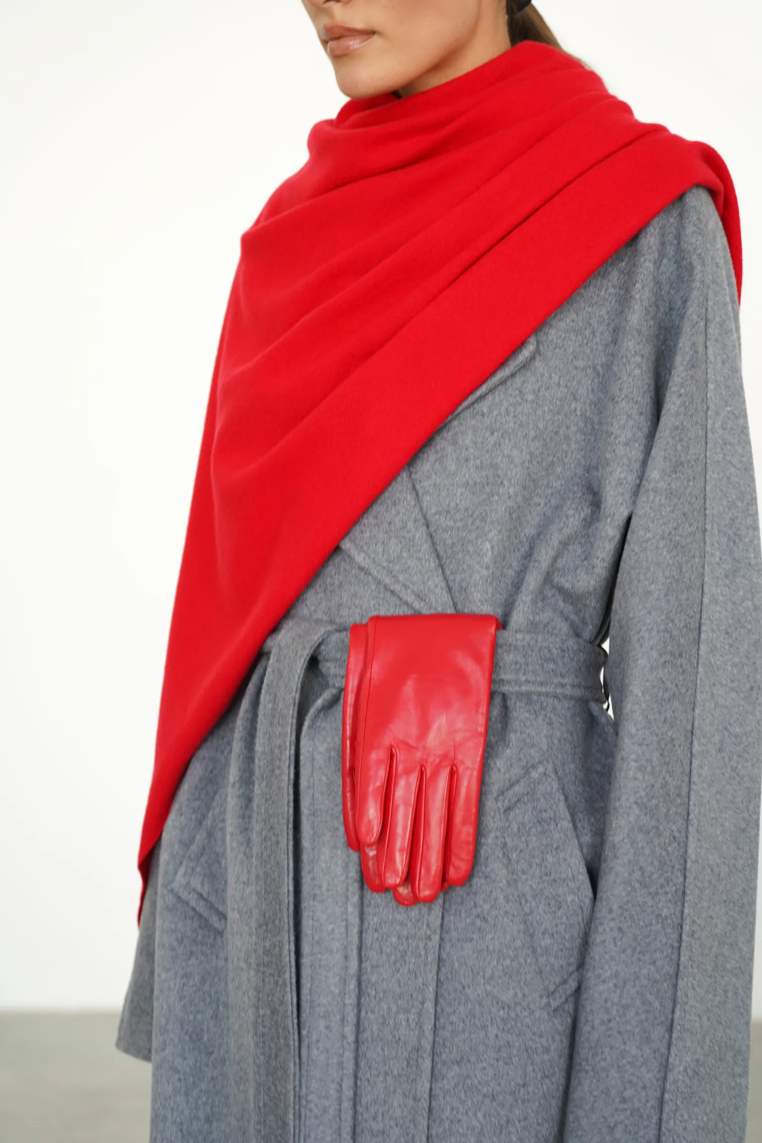 Перчатки из кожи красного цвета фото 6