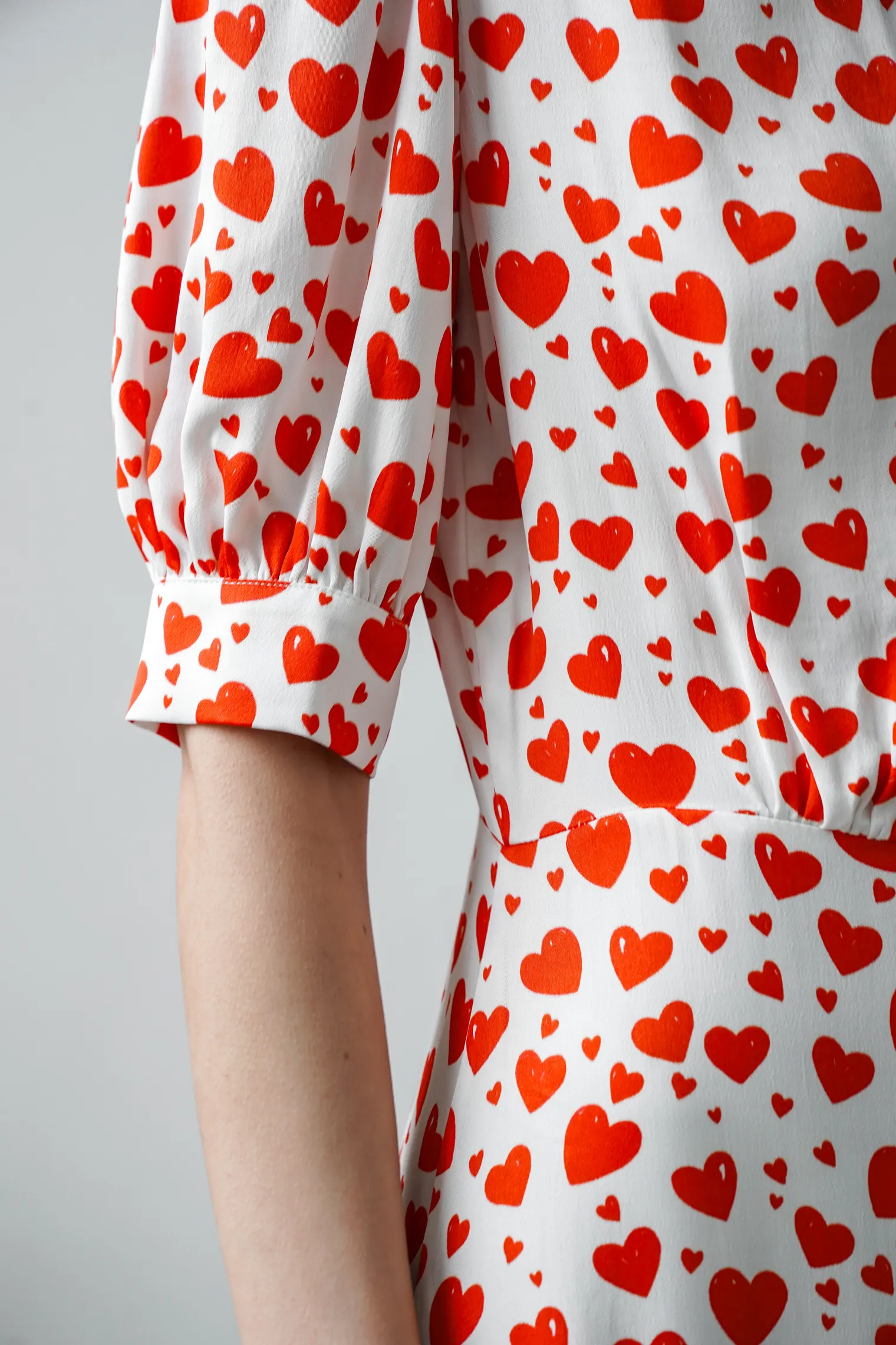 Платье миди на пуговицах с принтом сердца в цвете белый/красный фото 6