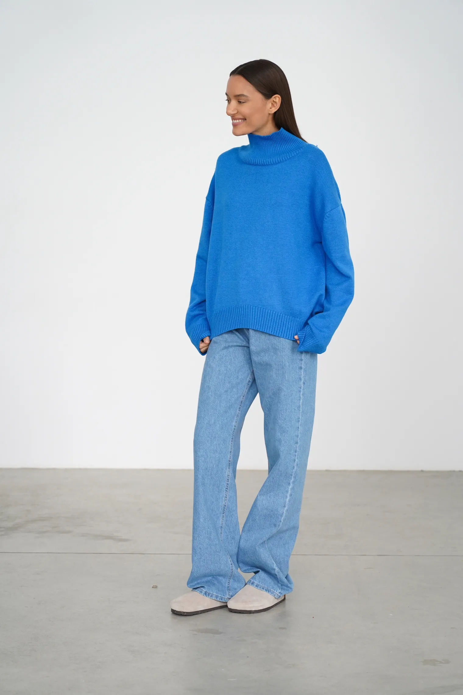 Джинсы широкого кроя с завышенной талией цвета голубая варка фото 3