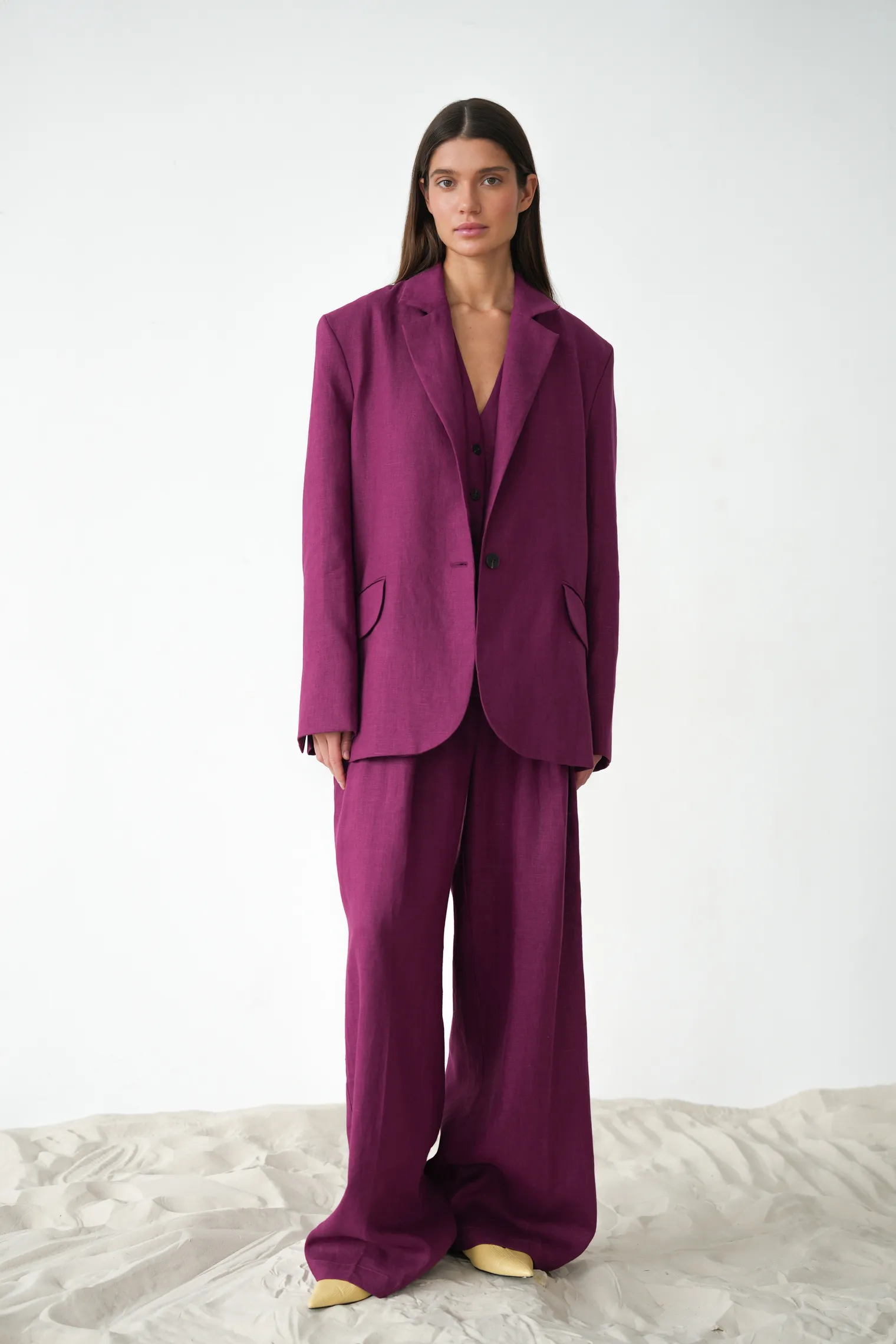 Брюки широкого кроя с завышенной талией со складками сливового цвета фото 3