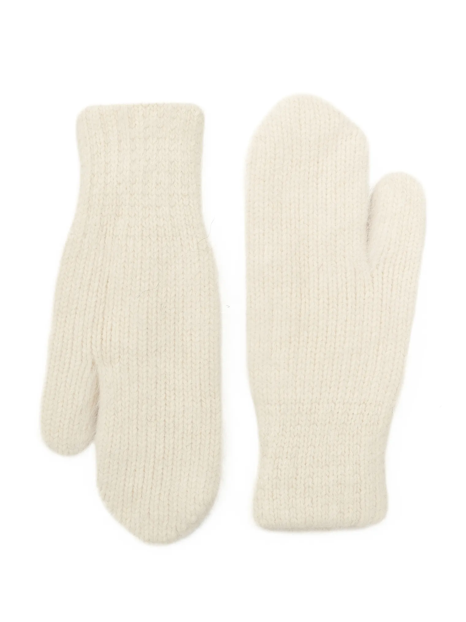 Варежки из ангоры молочного цвета фото 1