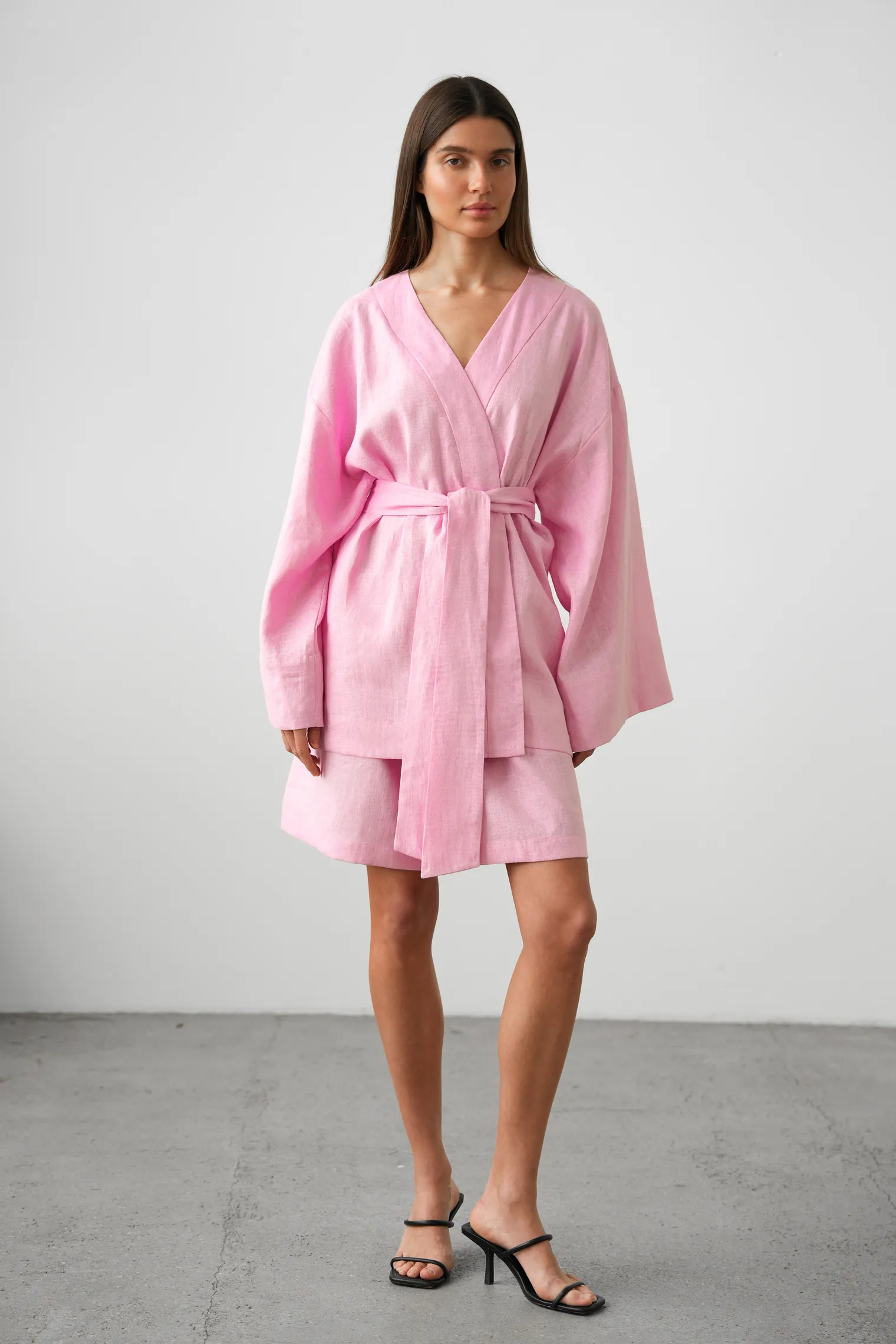 Шорты изо льна цвета пион фото 8