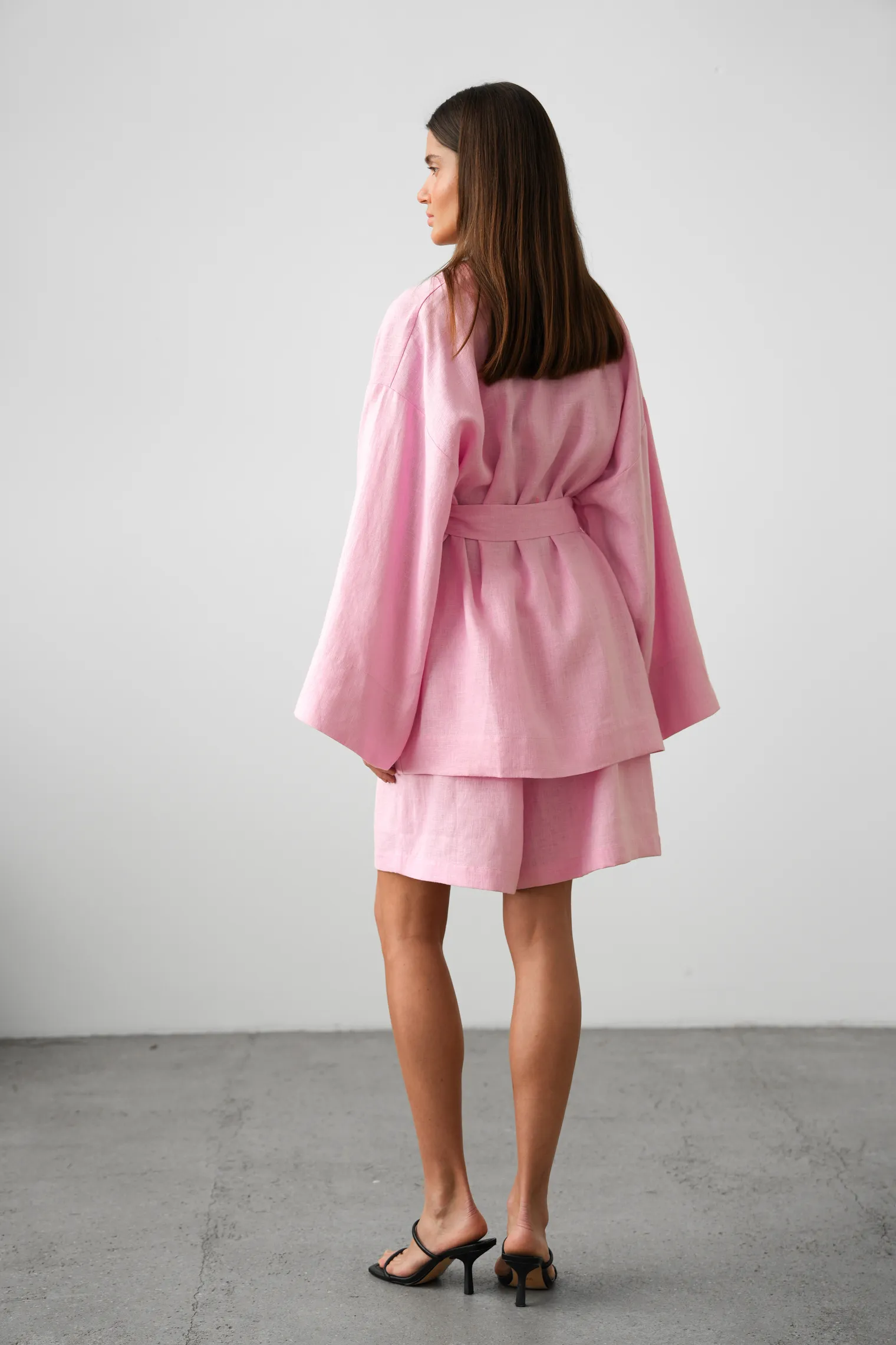 Шорты изо льна цвета пион фото 9