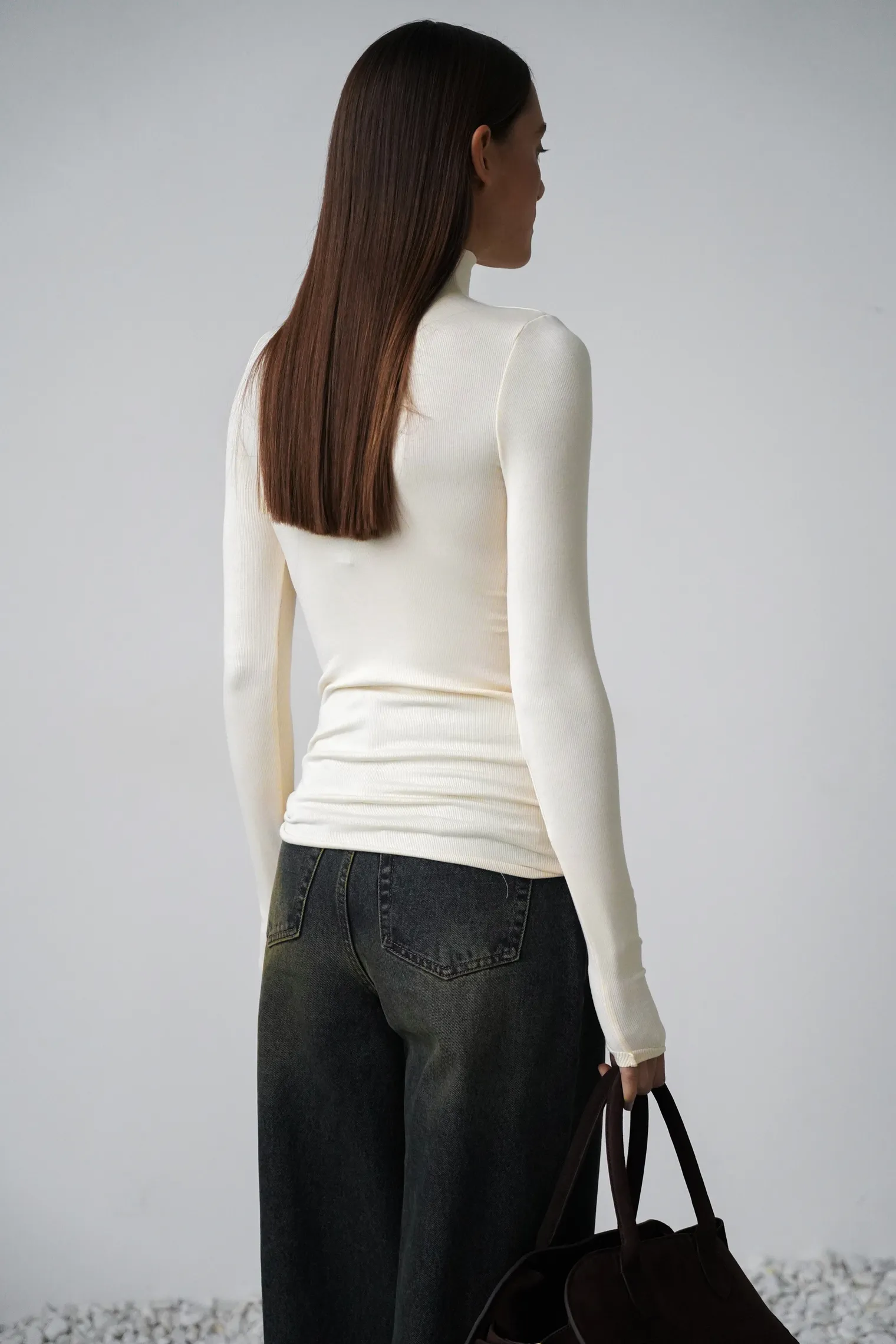 Водолазка в рубчик молочного цвета фото 4