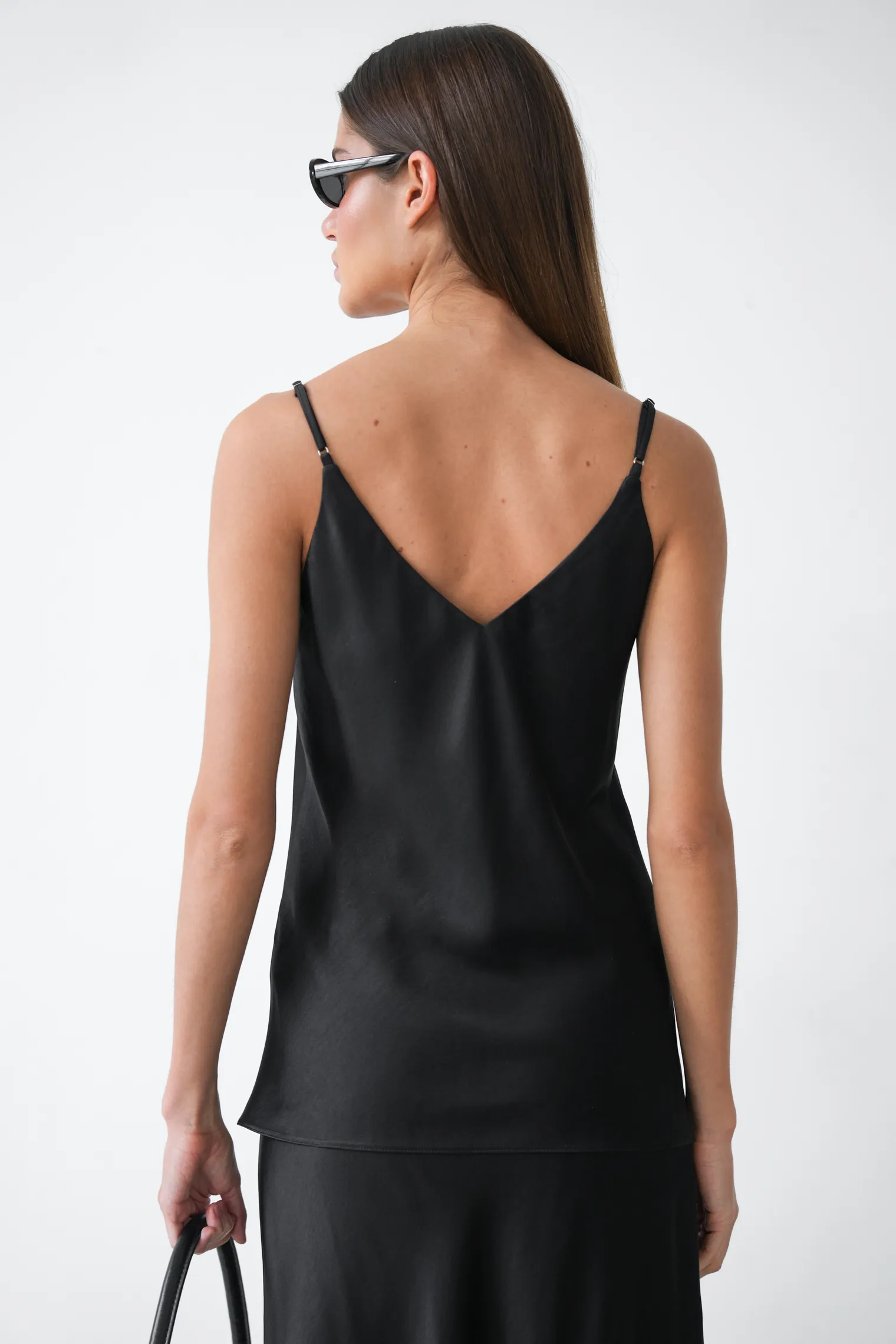 Топ из вискозы на бретелях чёрного цвета фото 4