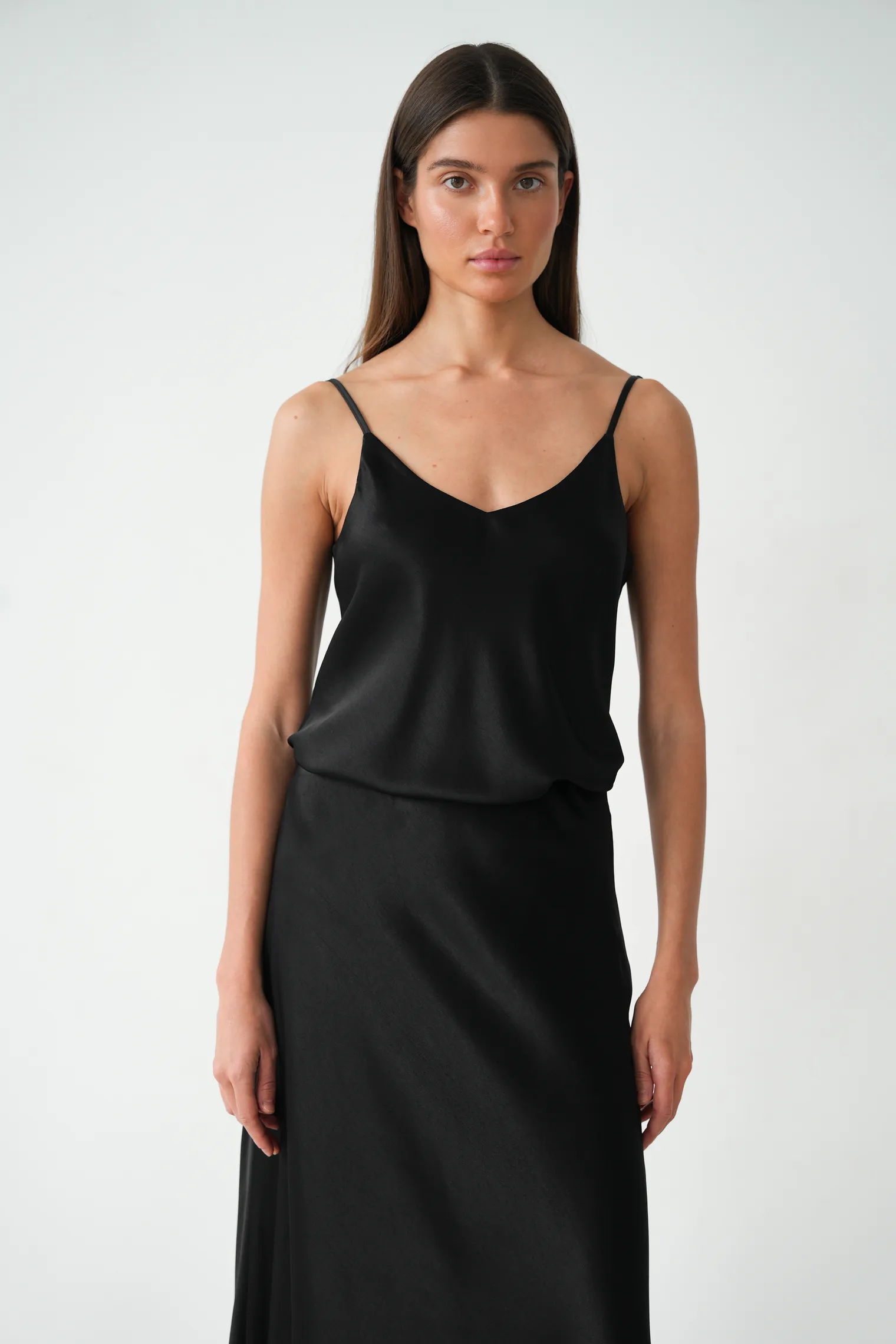 Топ из вискозы на бретелях чёрного цвета фото 1