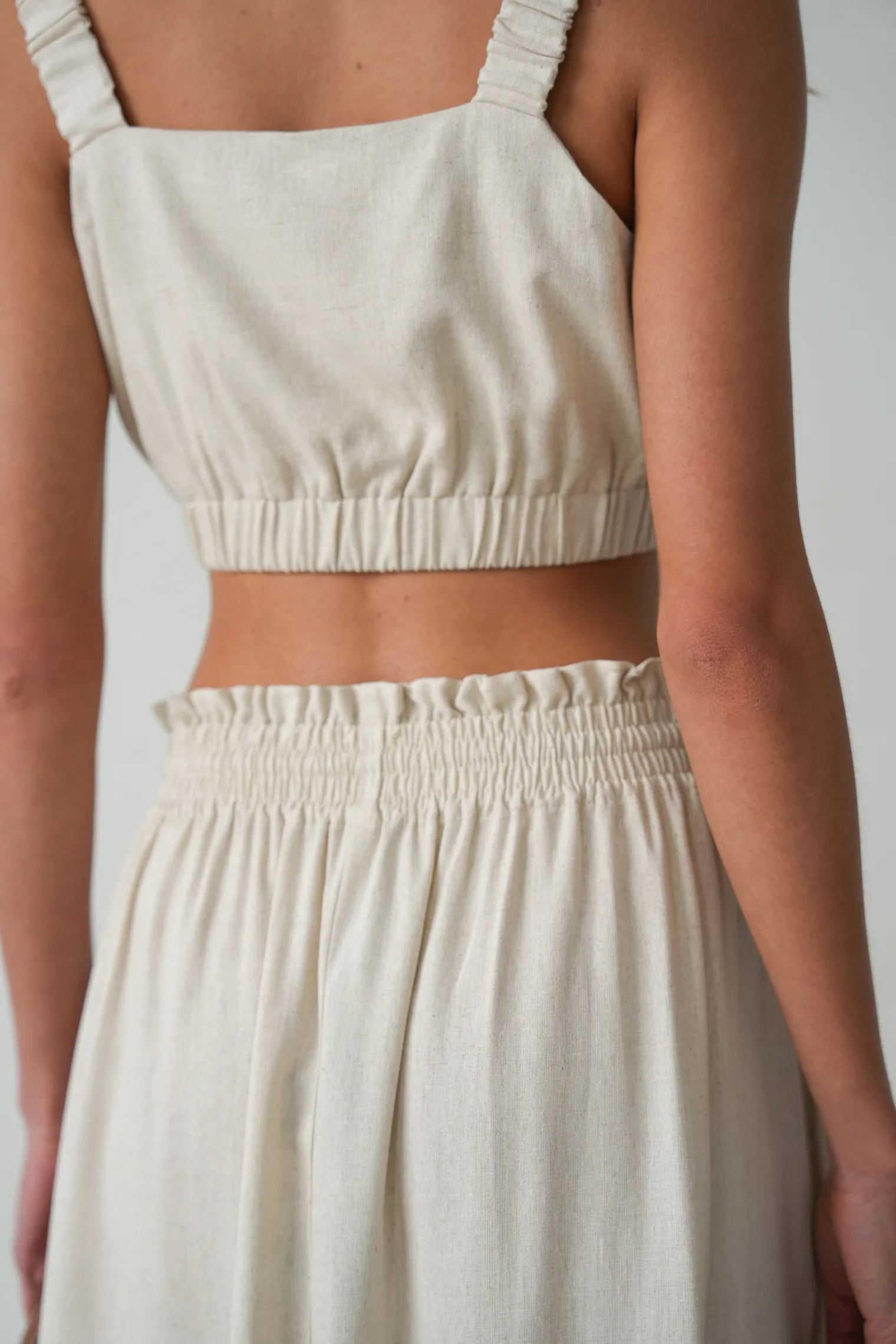 Юбка широкого кроя с разрезами цвета лён фото 6