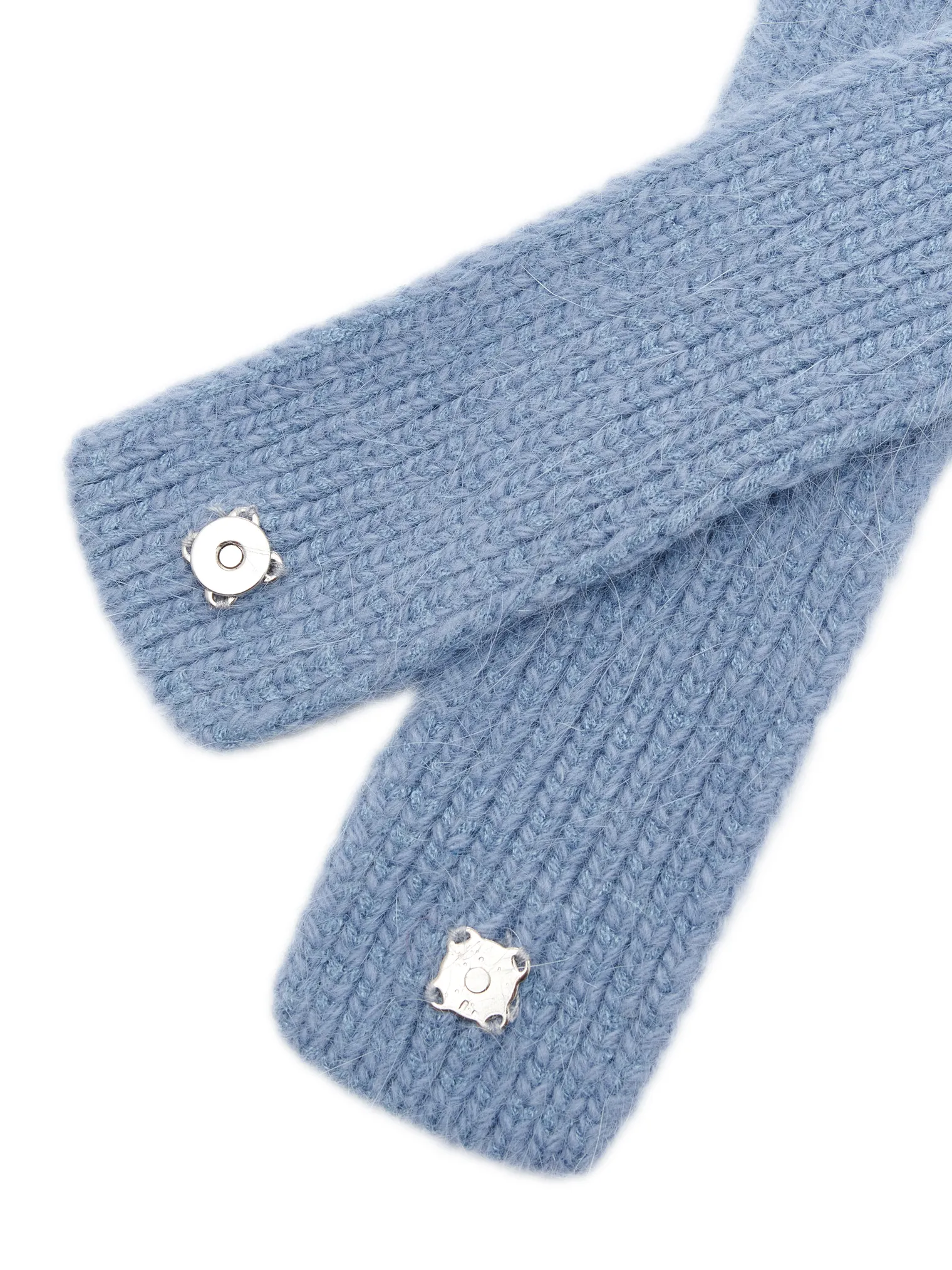 Капор крупной вязки голубого цвета фото 2