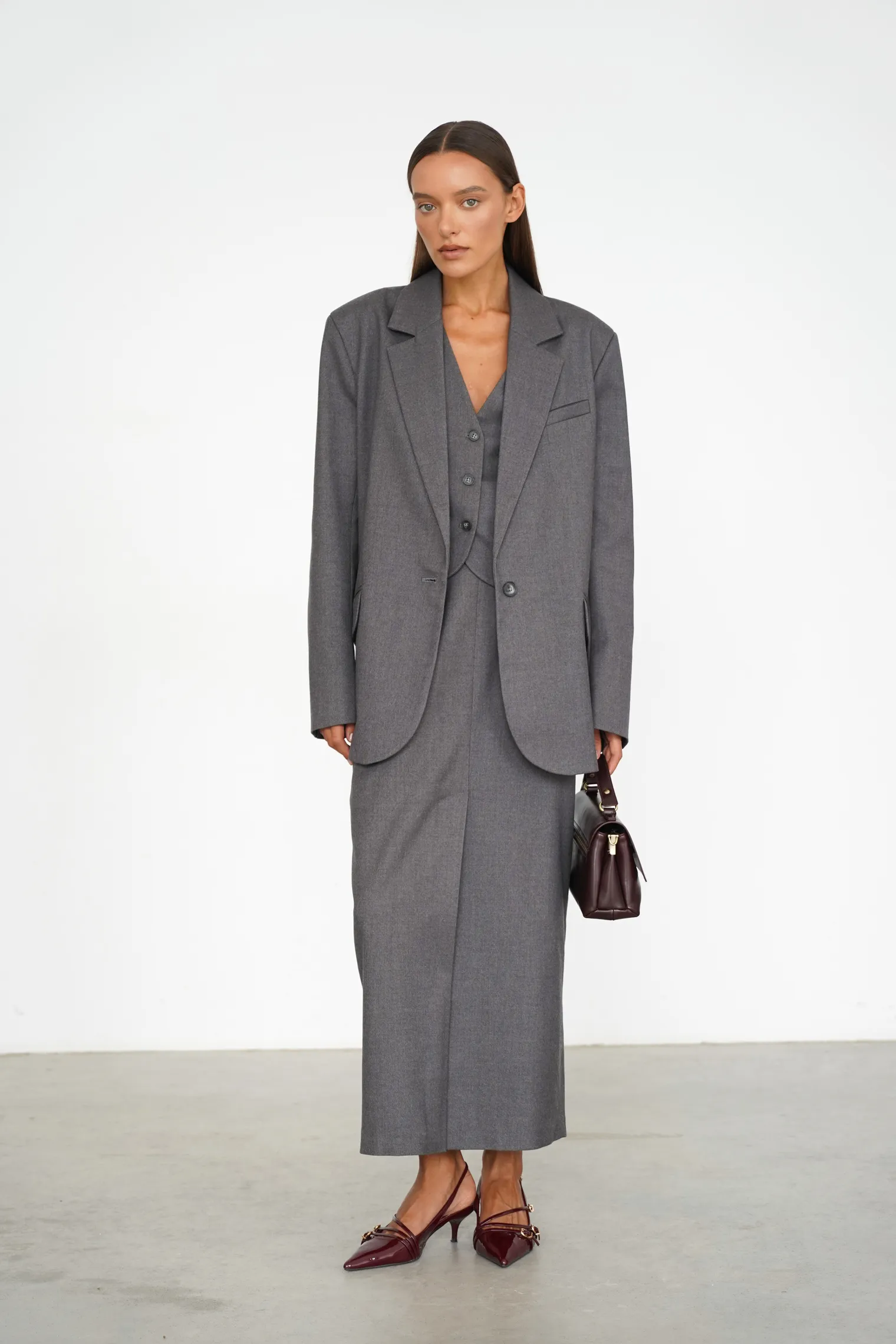 Однобортный жакет свободного кроя с карманами графитового цвета фото 3