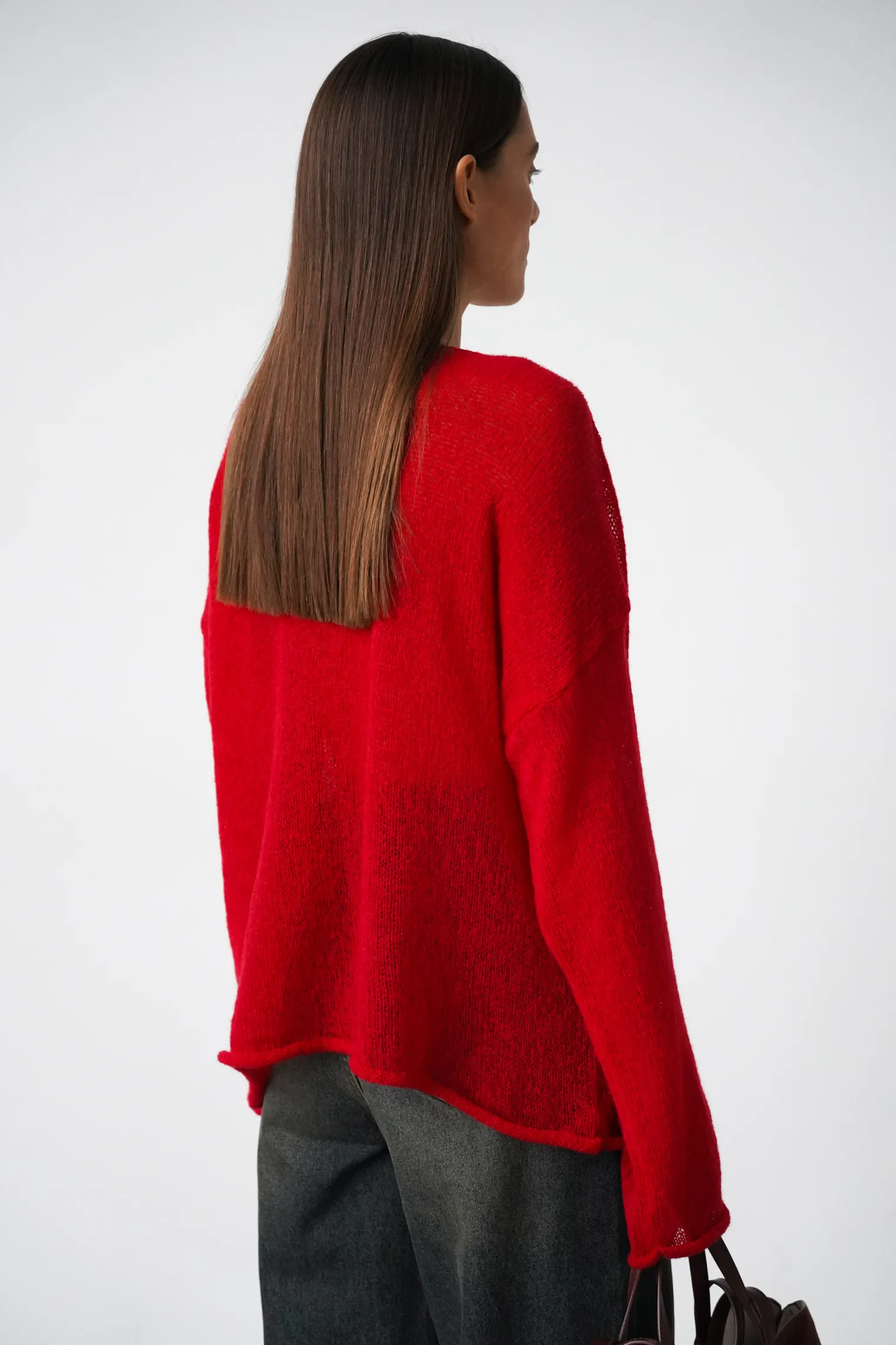 Джемпер мелкой вязки с низким воротником красного цвета фото 4