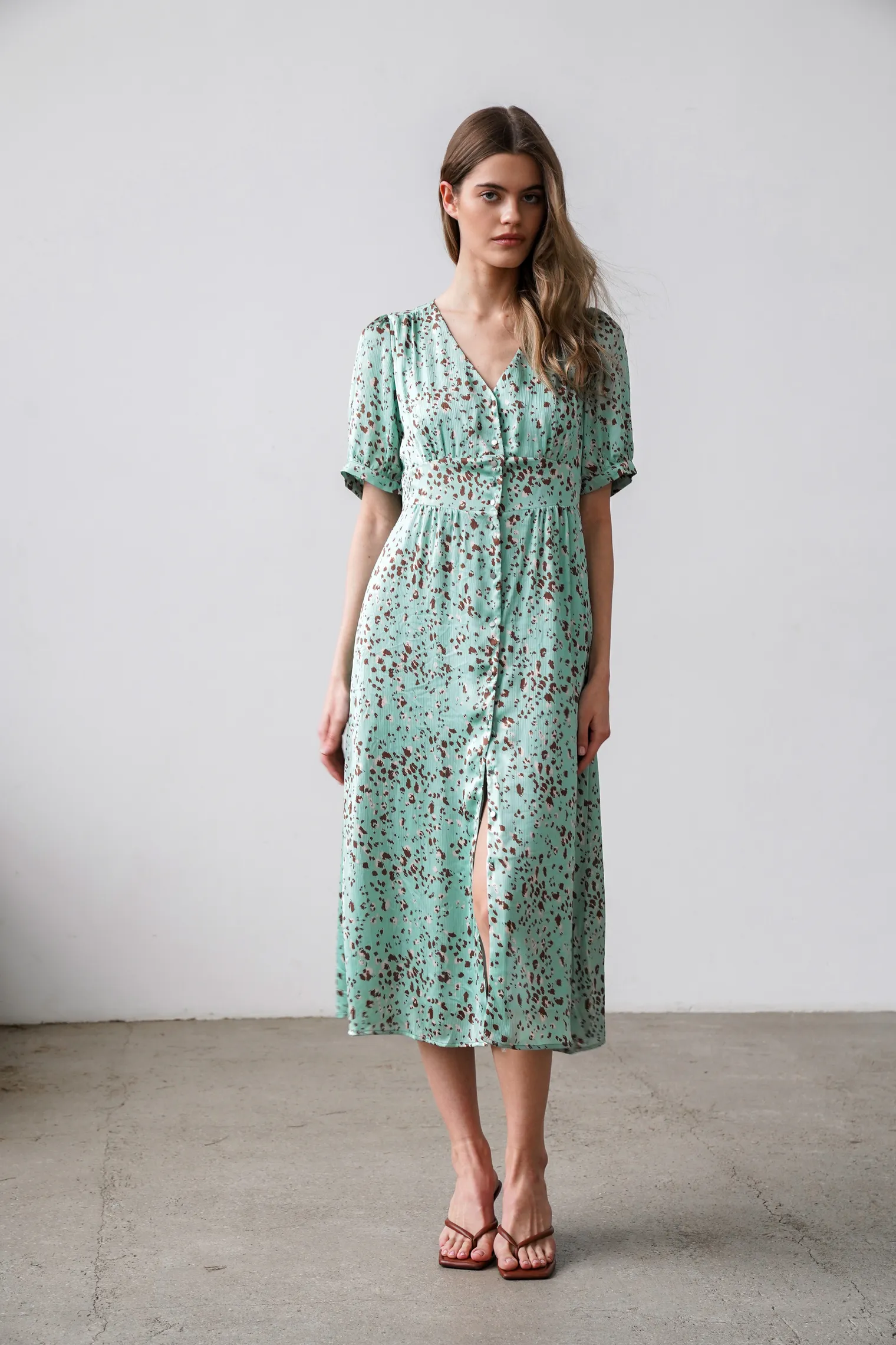 Платье на пуговицах с принтом в цвете зелёный/коричневый фото 3