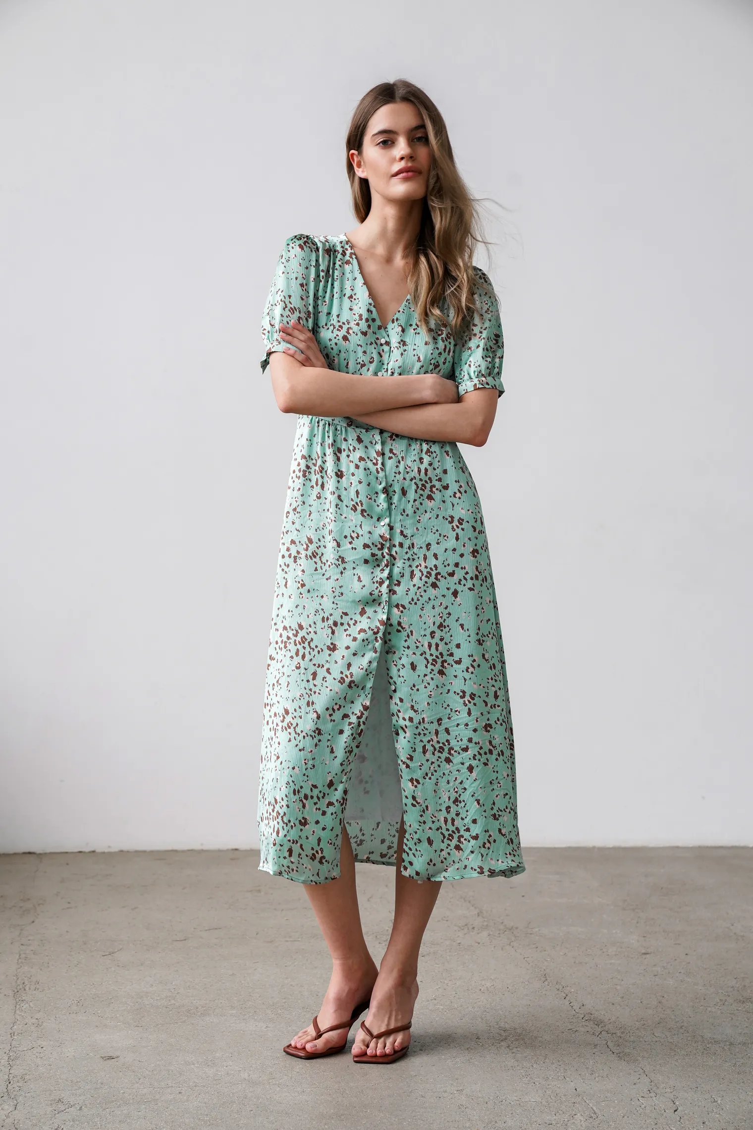 Платье на пуговицах с принтом в цвете зелёный/коричневый фото 6