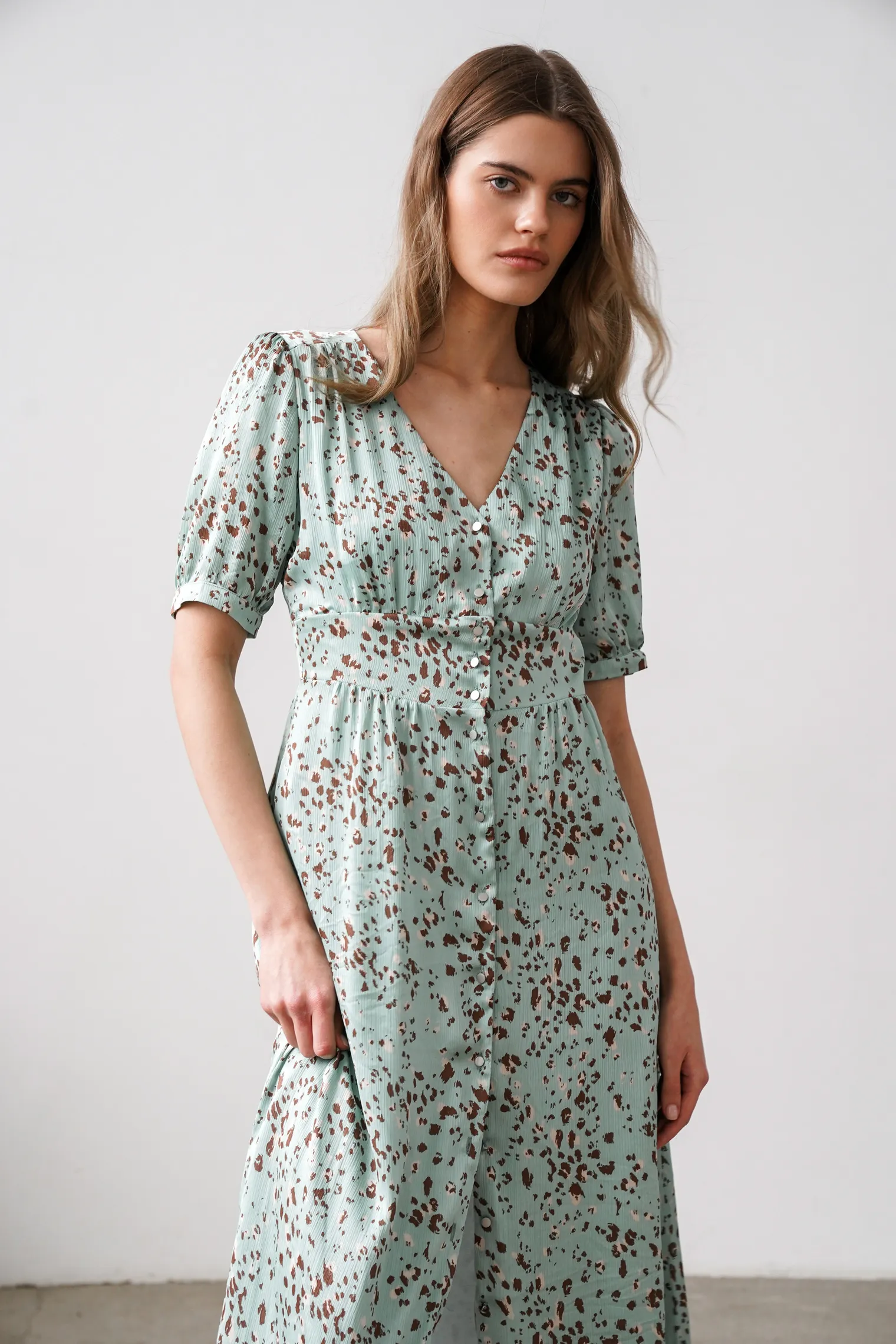 Платье на пуговицах с принтом в цвете зелёный/коричневый фото 5