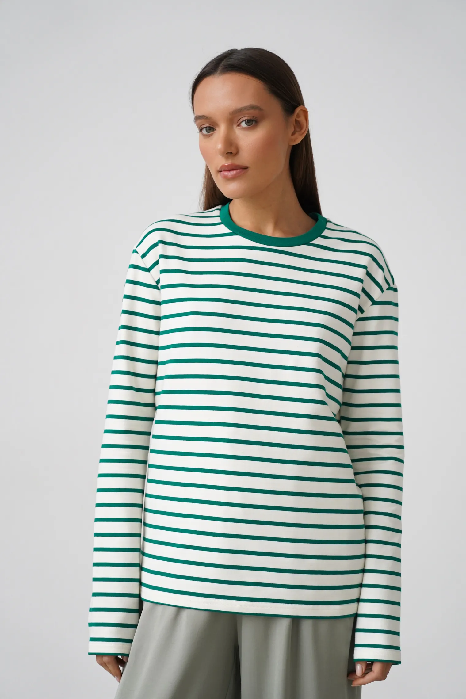 Лонгслив свободного кроя цвет молочный/зелёный в полоску фото 1