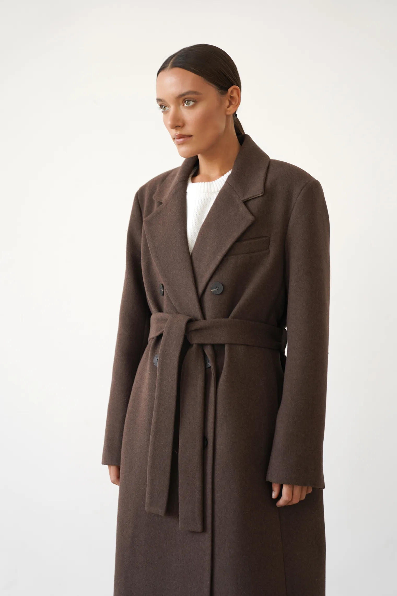 Пальто двубортное с втачным рукавом с поясом шоколадного цвета фото 5
