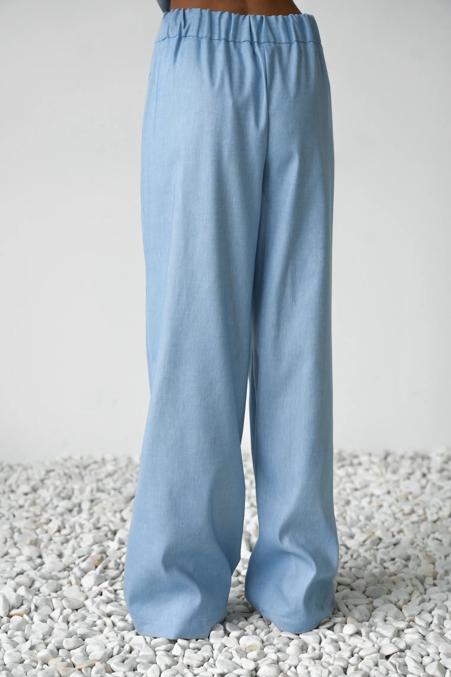 Брюки прямого кроя голубого цвета фото 4