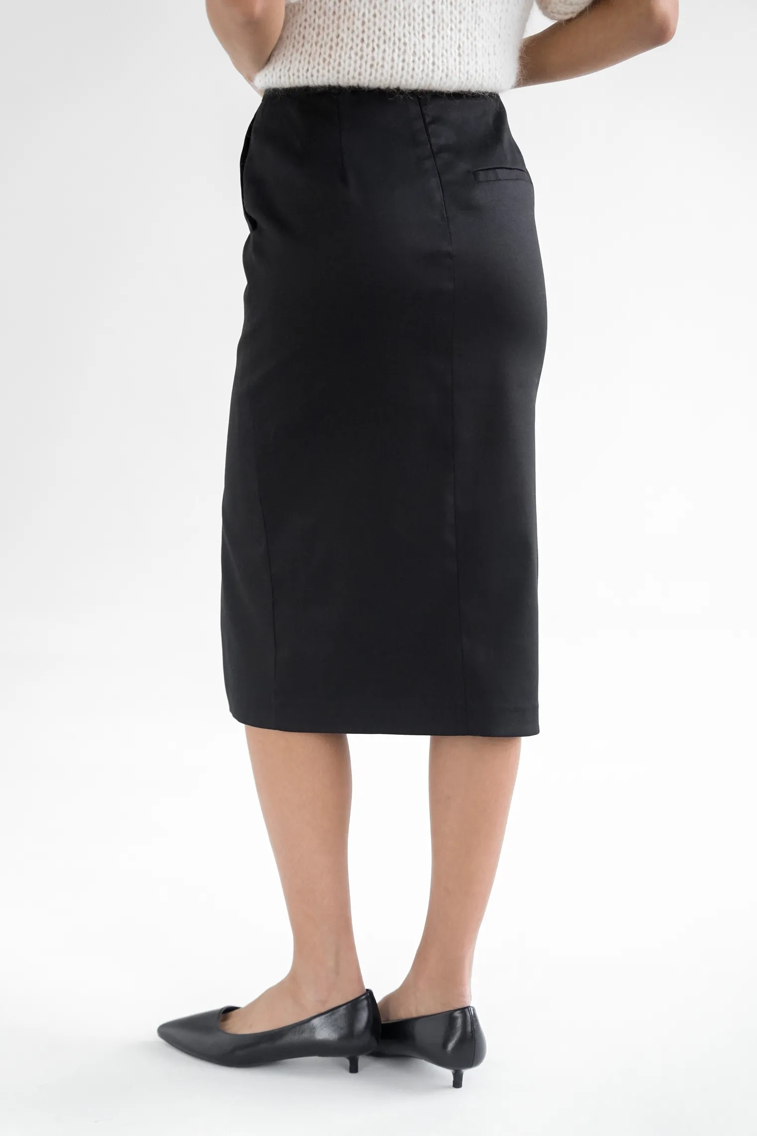 Юбка прямого кроя с разрезом чёрного цвета фото 4