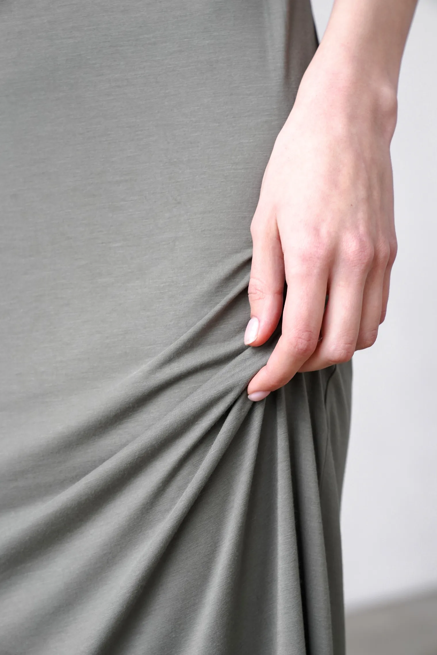 Платье макси цвета хаки фото 2