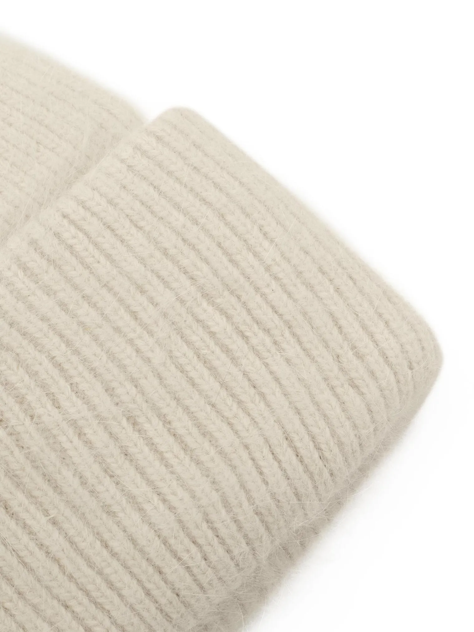 Шапка из ангоры молочного цвета фото 2