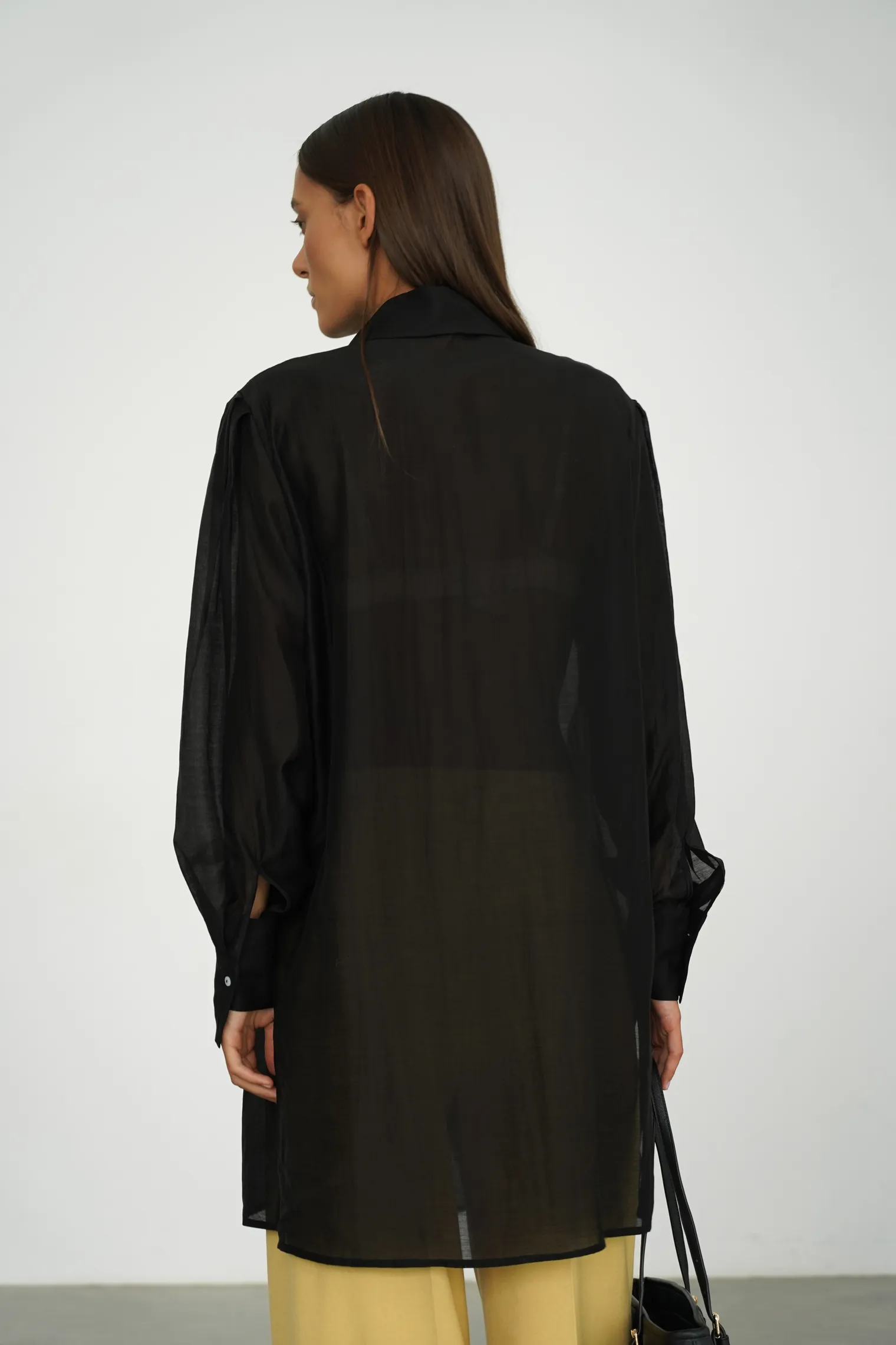 Рубашка из прозрачной ткани чёрного цвета фото 4