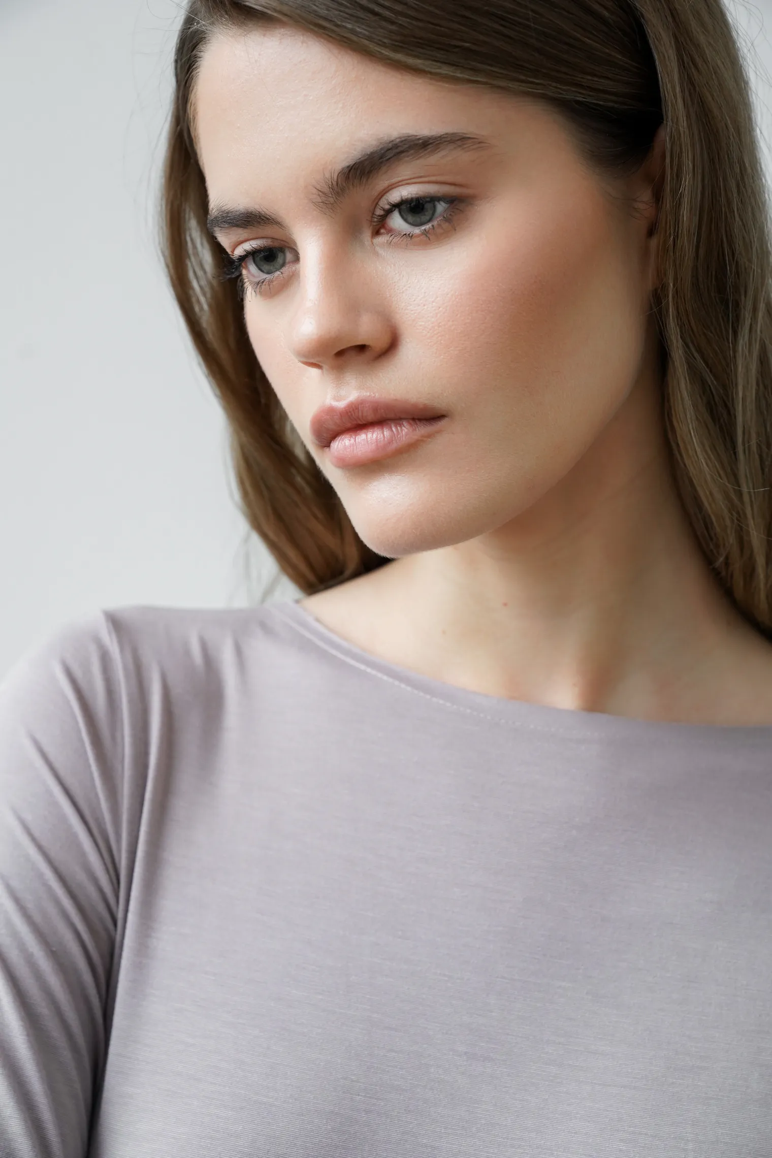 Платье макси с разрезом цвета капучино фото 6