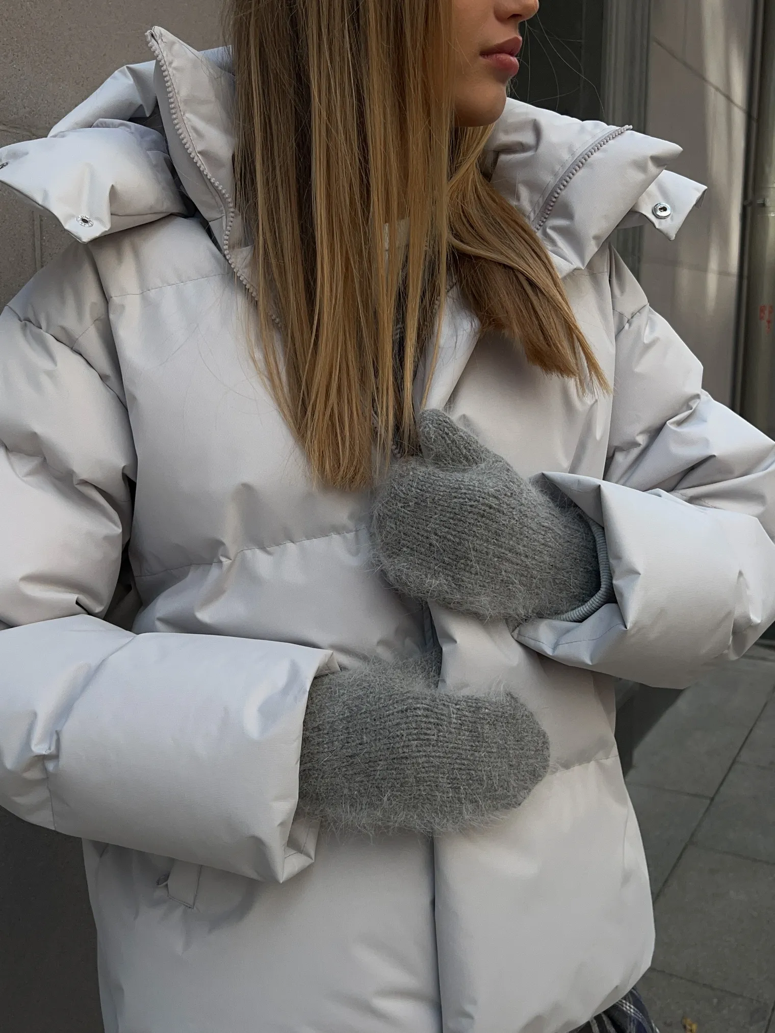 Варежки из ангоры графитового цвета фото 3