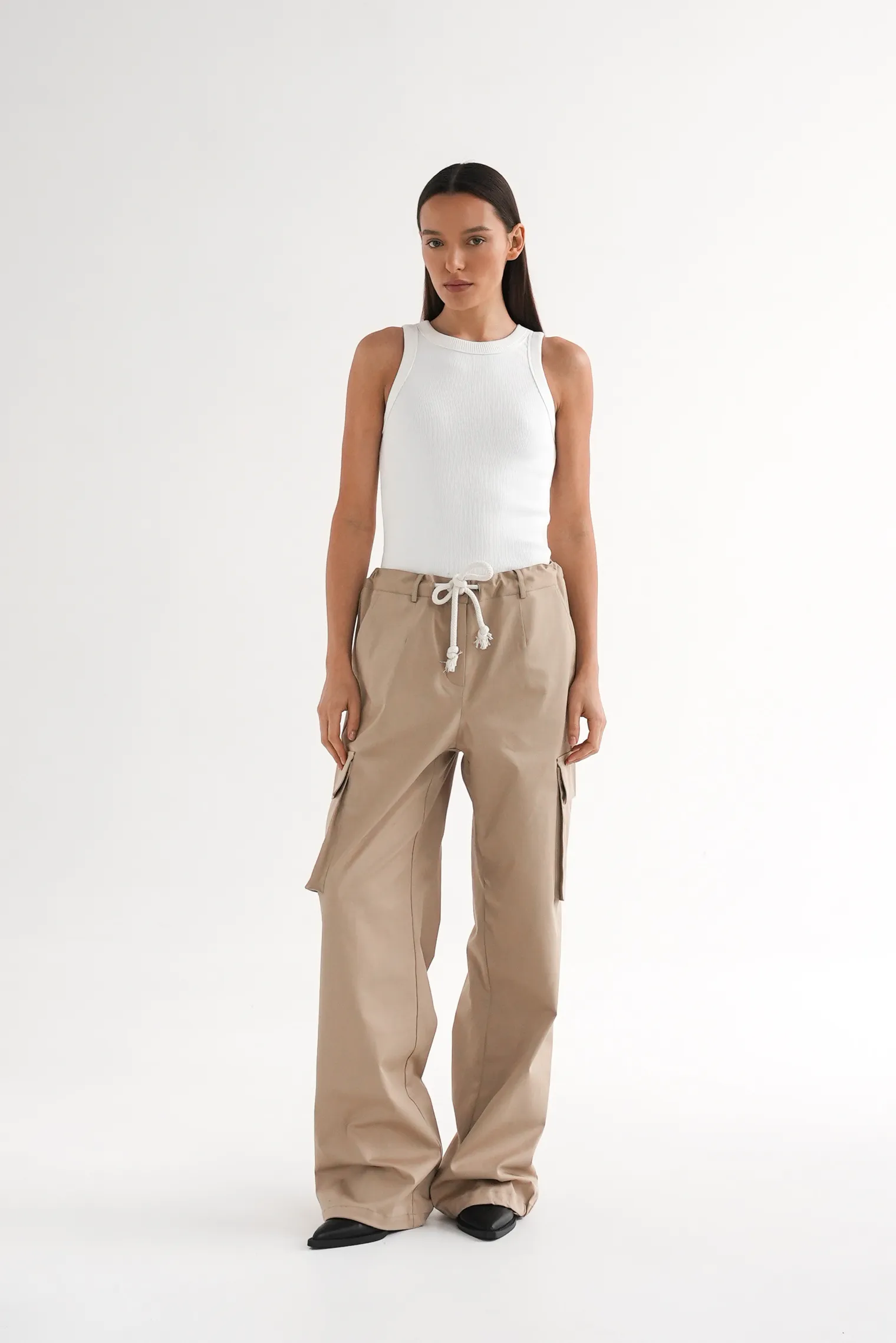 Брюки карго из плотного хлопка бежевого цвета фото 5